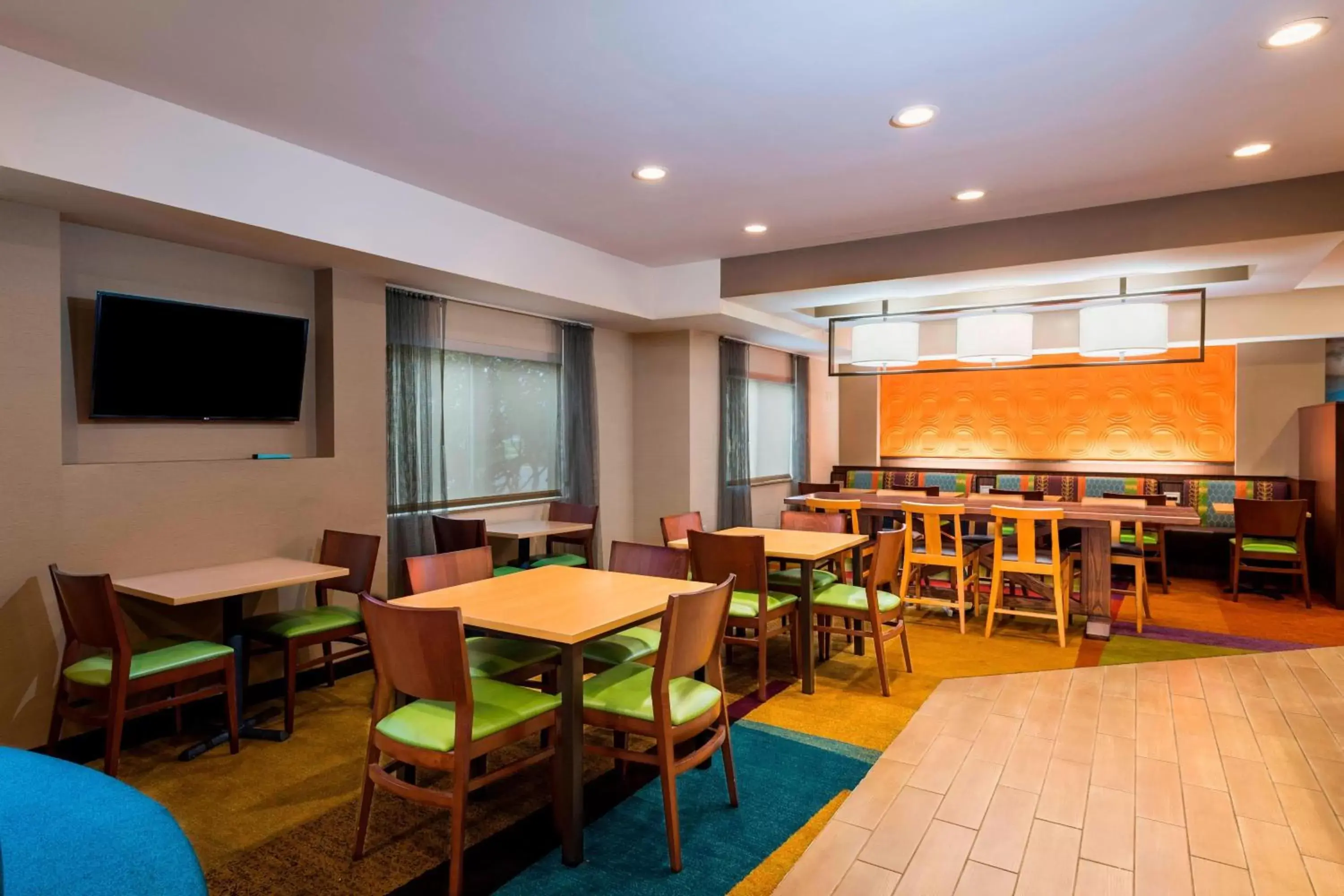 Lobby or reception, Restaurant/Places to Eat in Fairfield Inn and Suites St Petersburg Clearwater