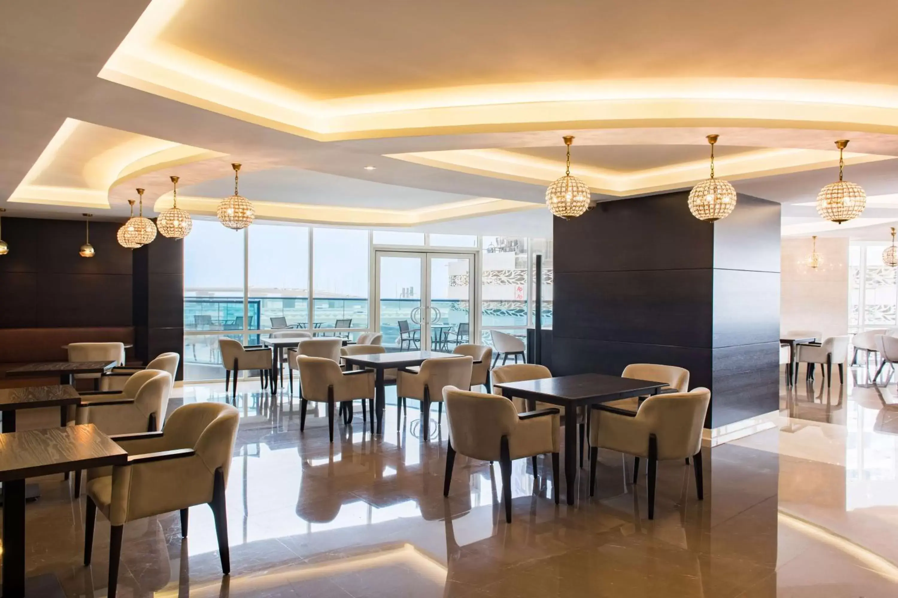 Restaurant/Places to Eat in Radisson Blu Hotel, Dubai Canal View