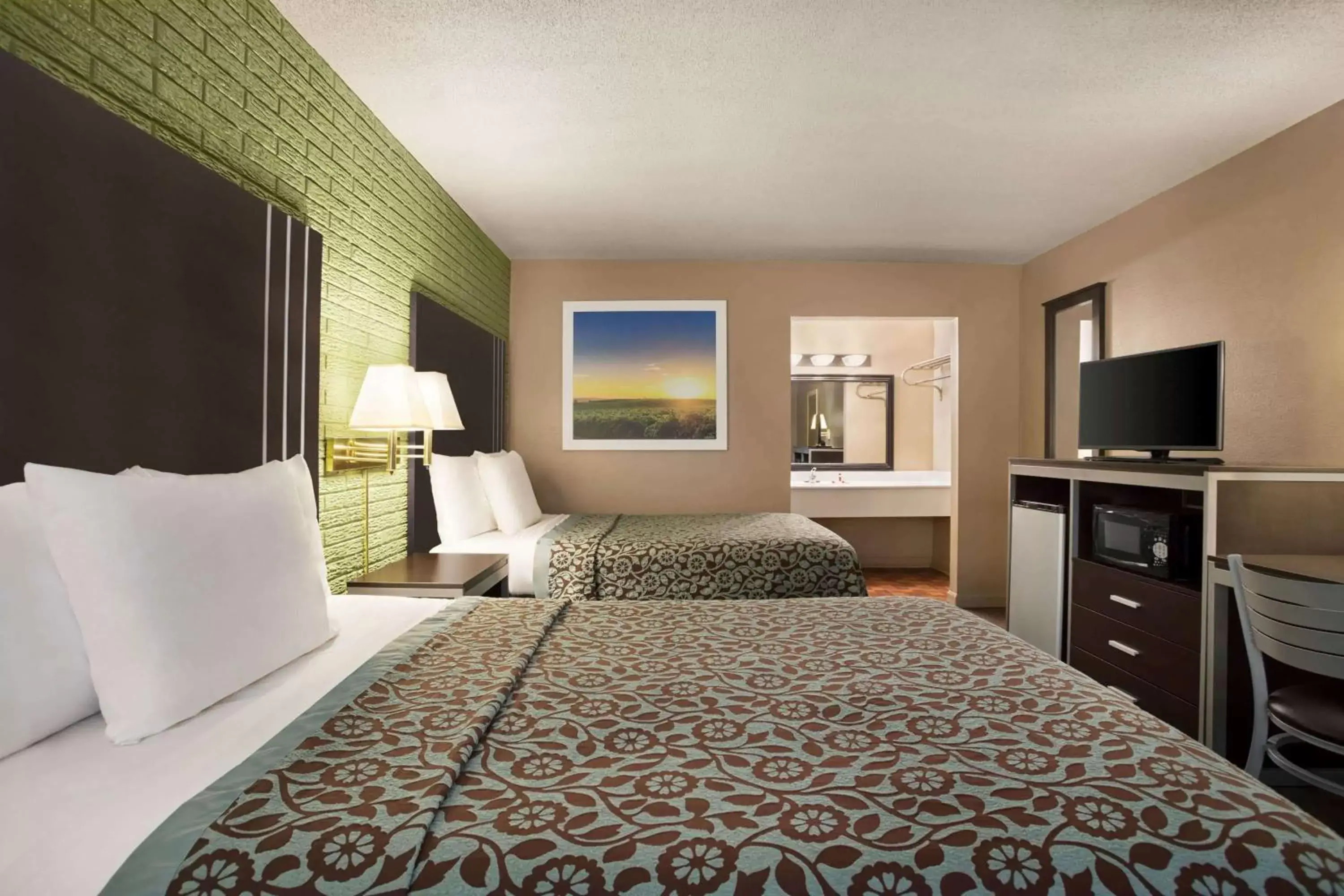 Photo of the whole room, Bed in Days Inn by Wyndham Hardeeville/ I-95 State Line