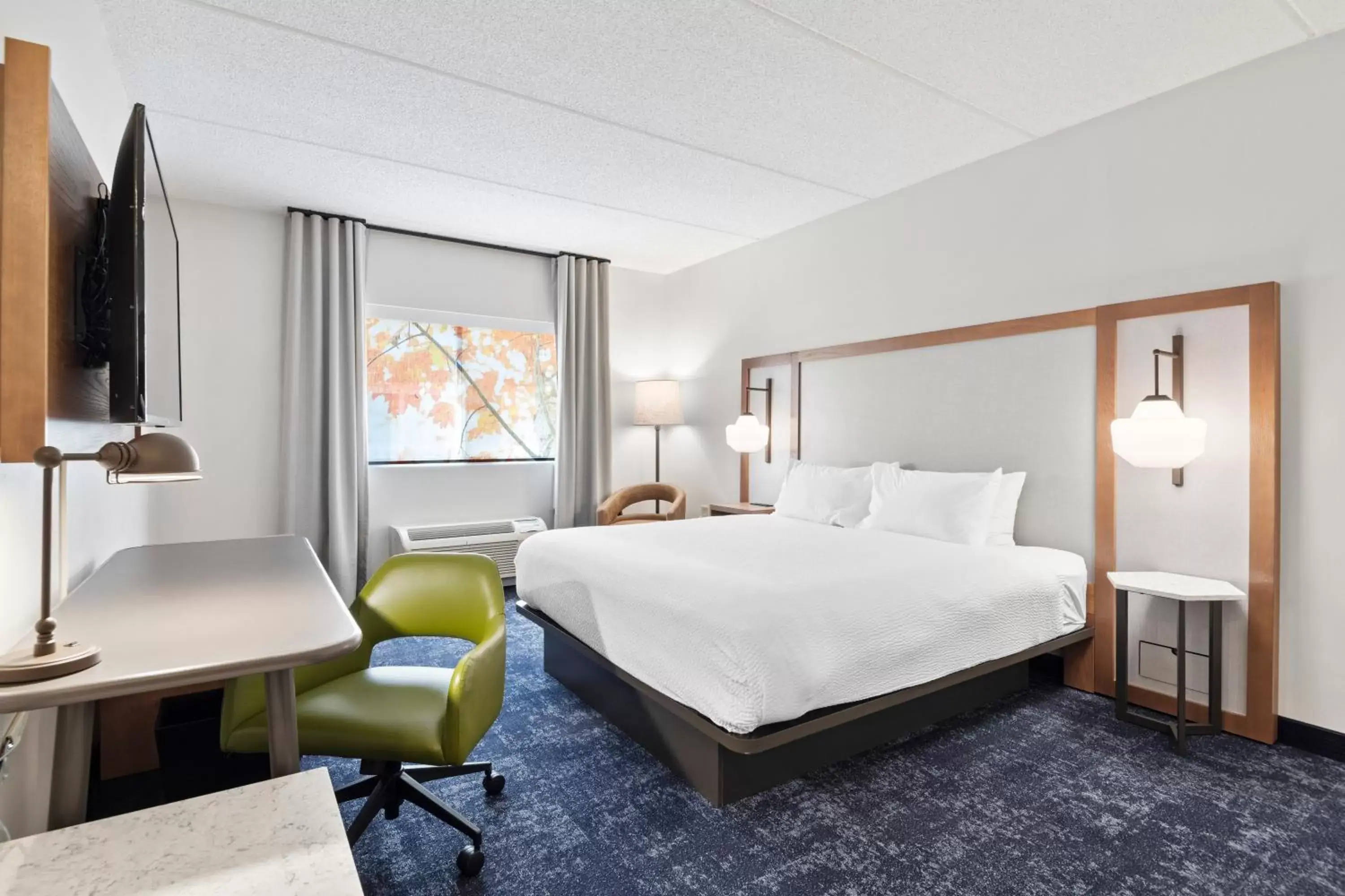 Bed in Fairfield Inn & Suites by Marriott Hickory