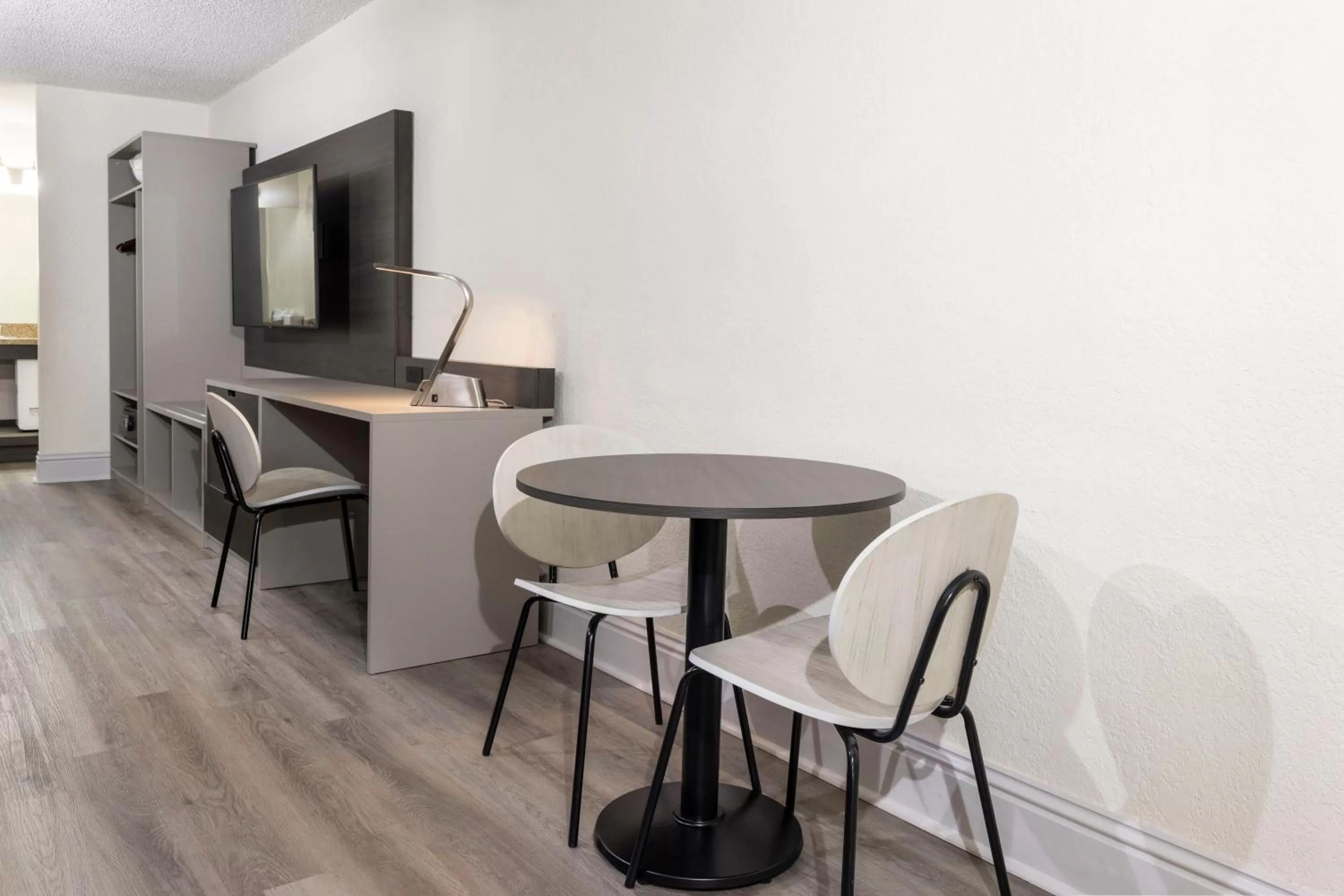 Seating area in Avanti International Resort