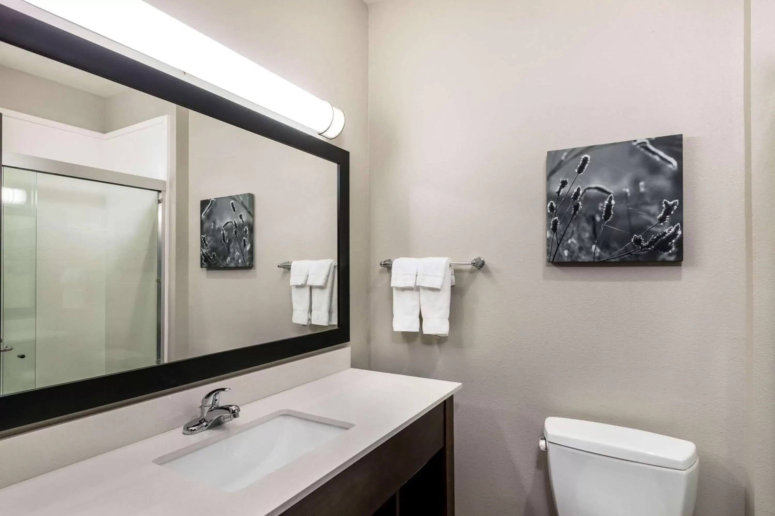 Bathroom in La Quinta by Wyndham Claremore