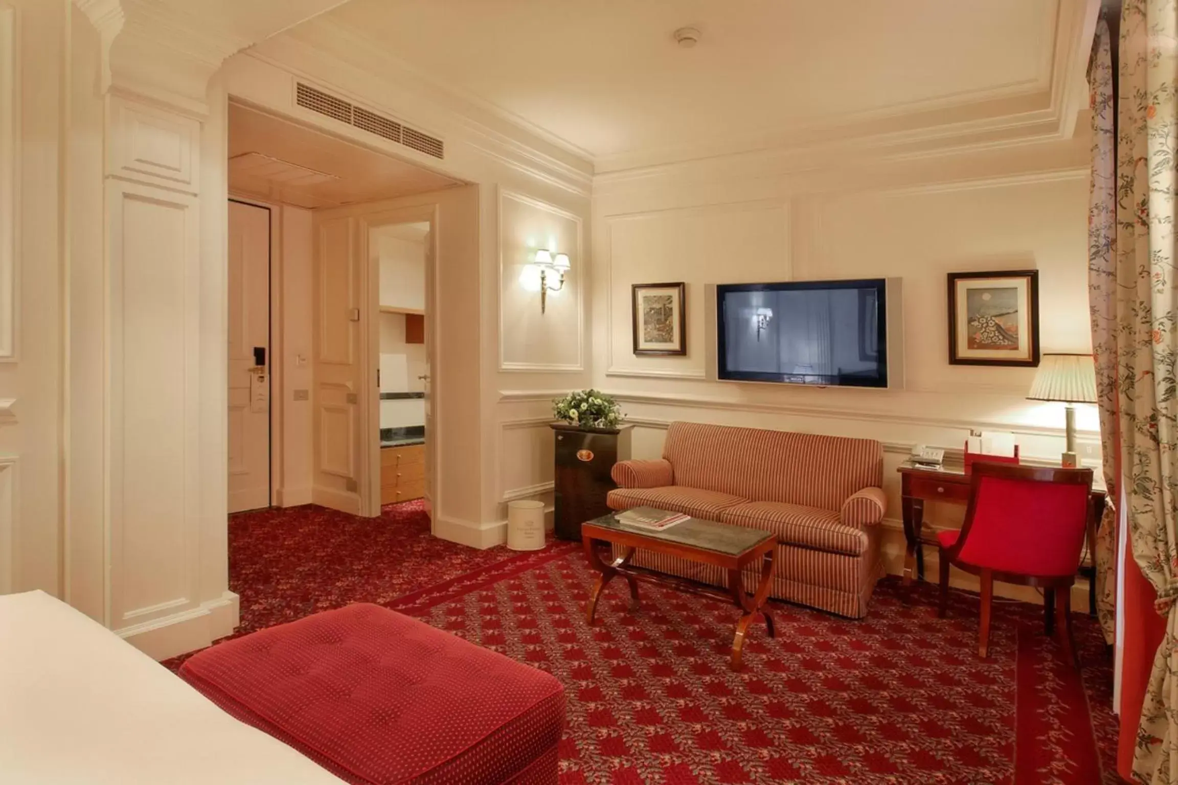 Living room, Seating Area in Grand Hotel Sitea