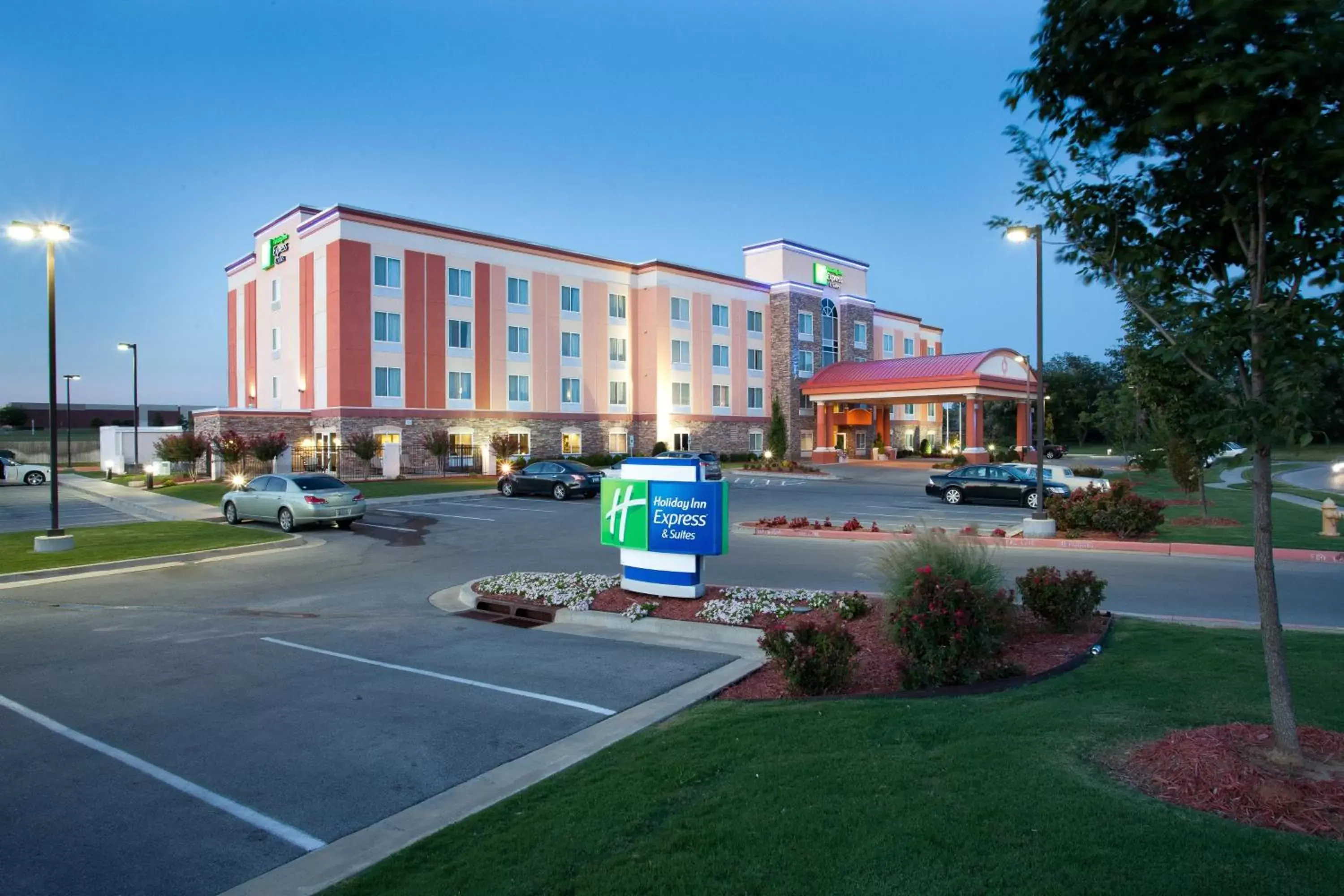 Property Building in Holiday Inn Express Tulsa South Bixby, an IHG Hotel