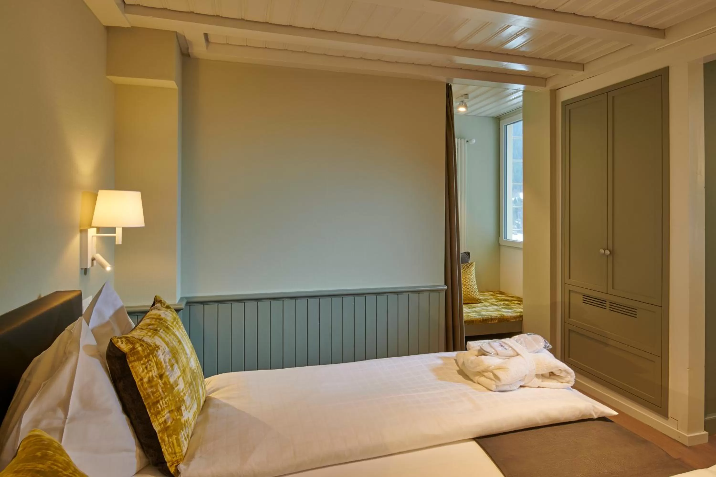 Photo of the whole room, Bed in Hotel Spinne Grindelwald