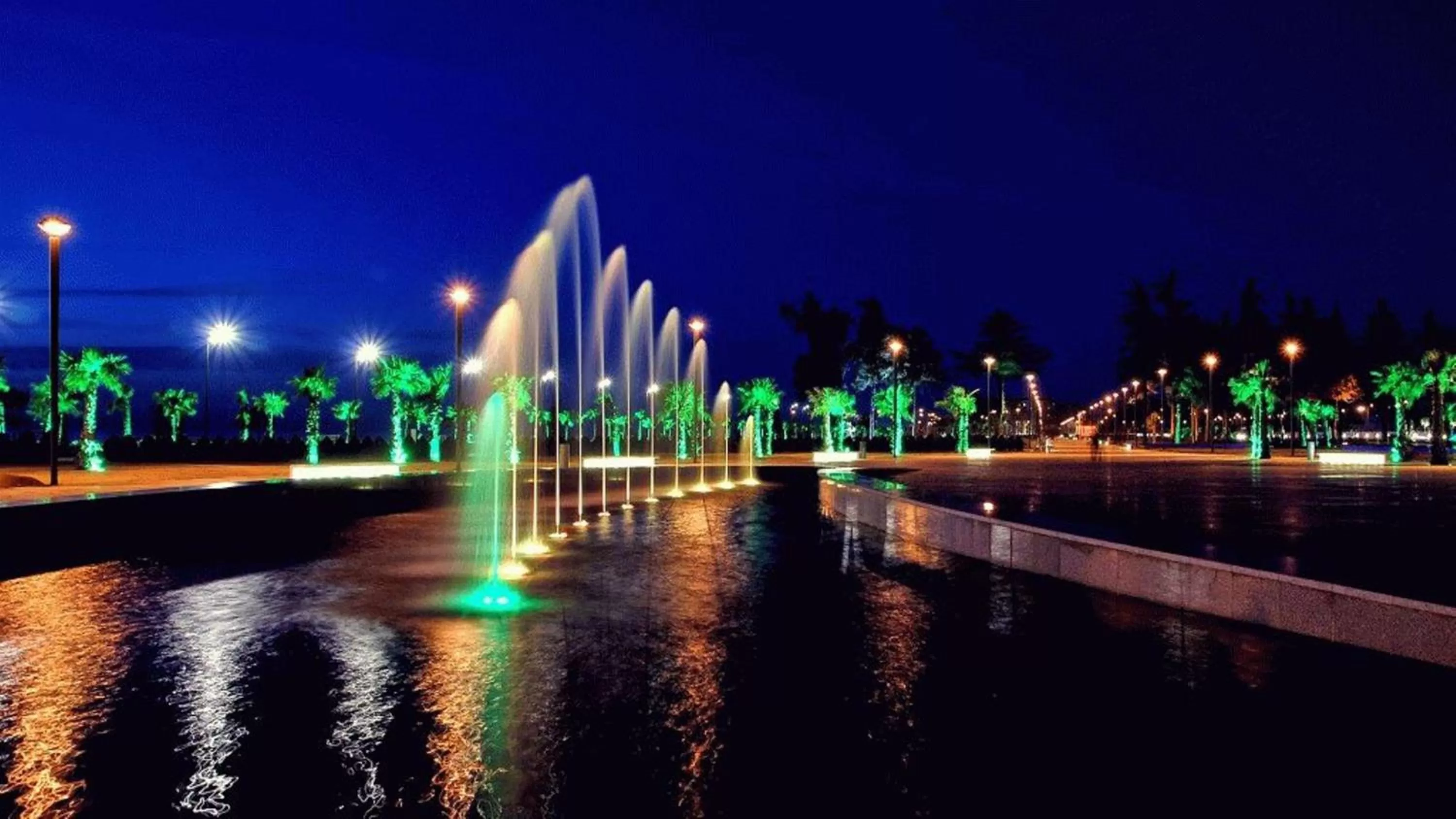 Hiking in Rock Hotel First Line