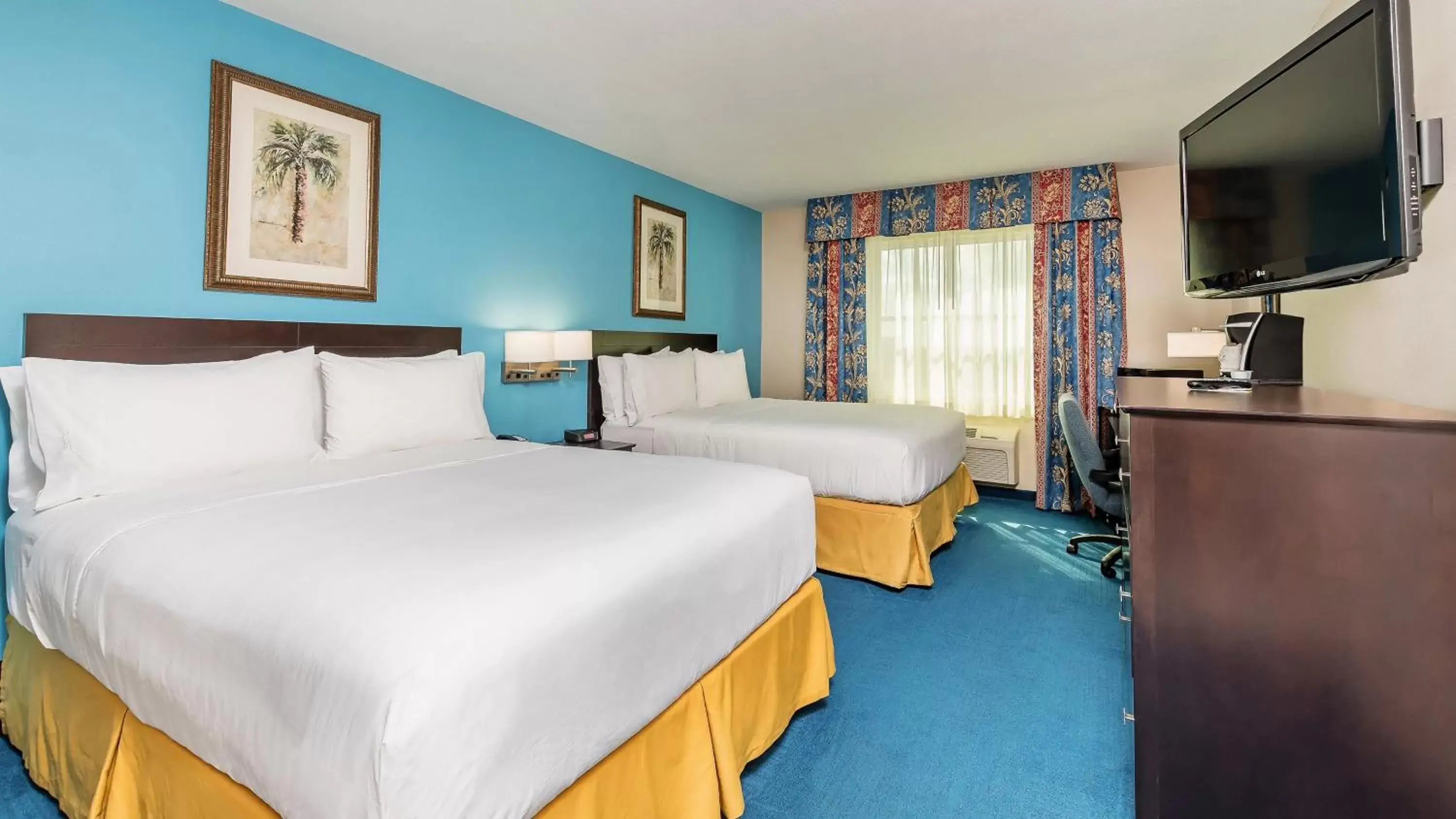 Photo of the whole room, Bed in Holiday Inn Express & Suites Miami Kendall, an IHG Hotel