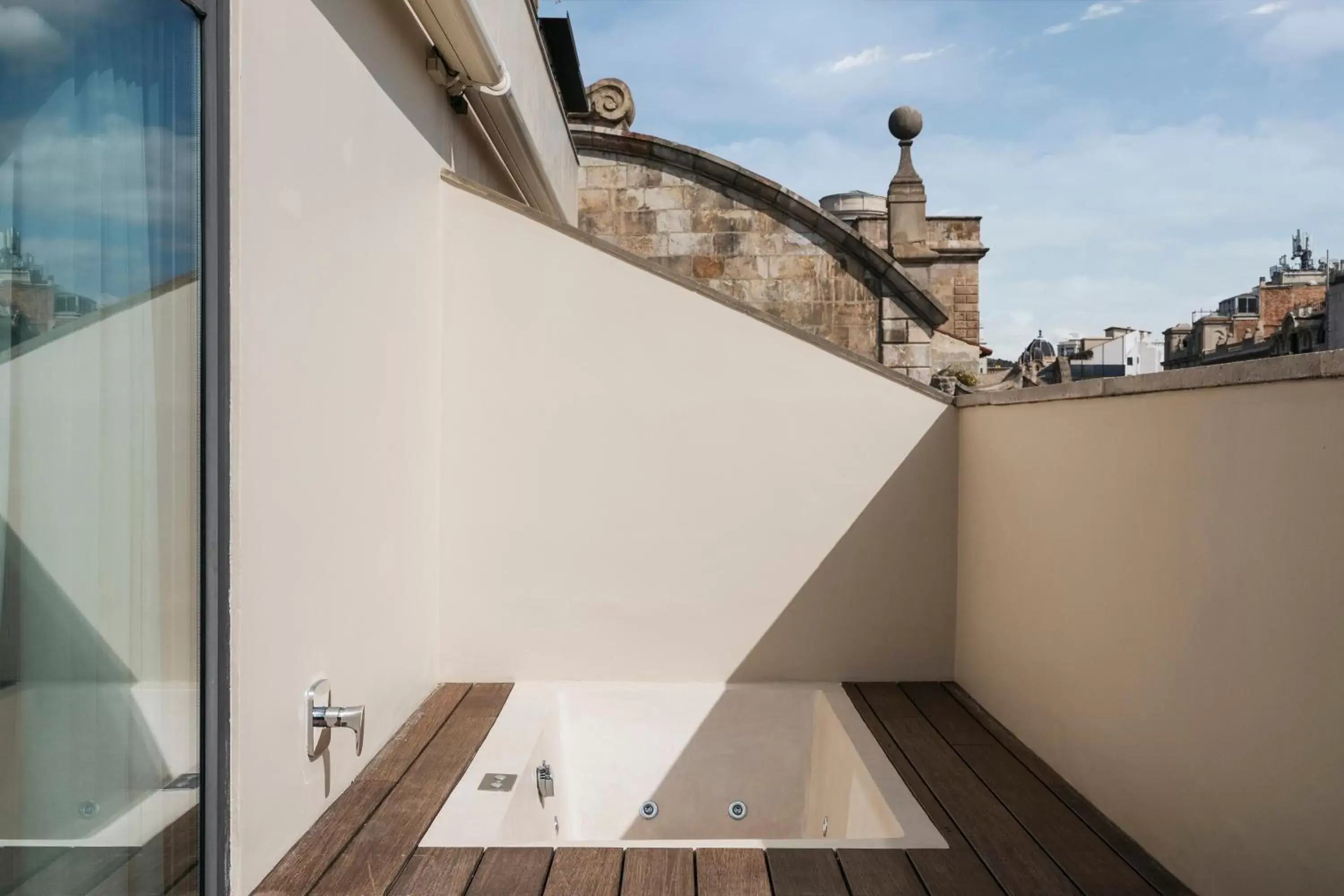 Balcony/Terrace, Bathroom in Hotel Bagués, a Small Luxury Hotel of the World