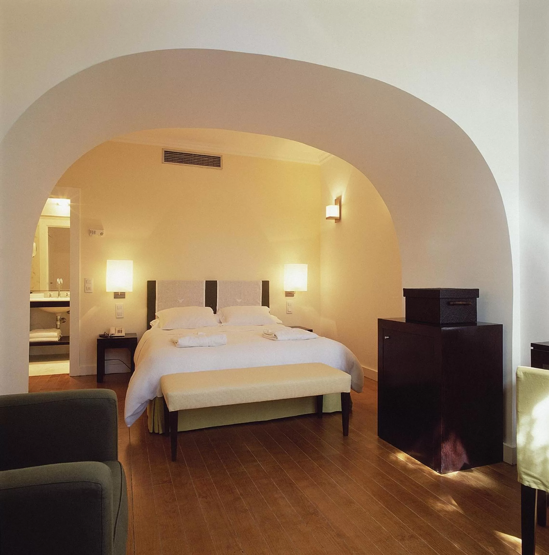 Bed in York House Lisboa Hotel