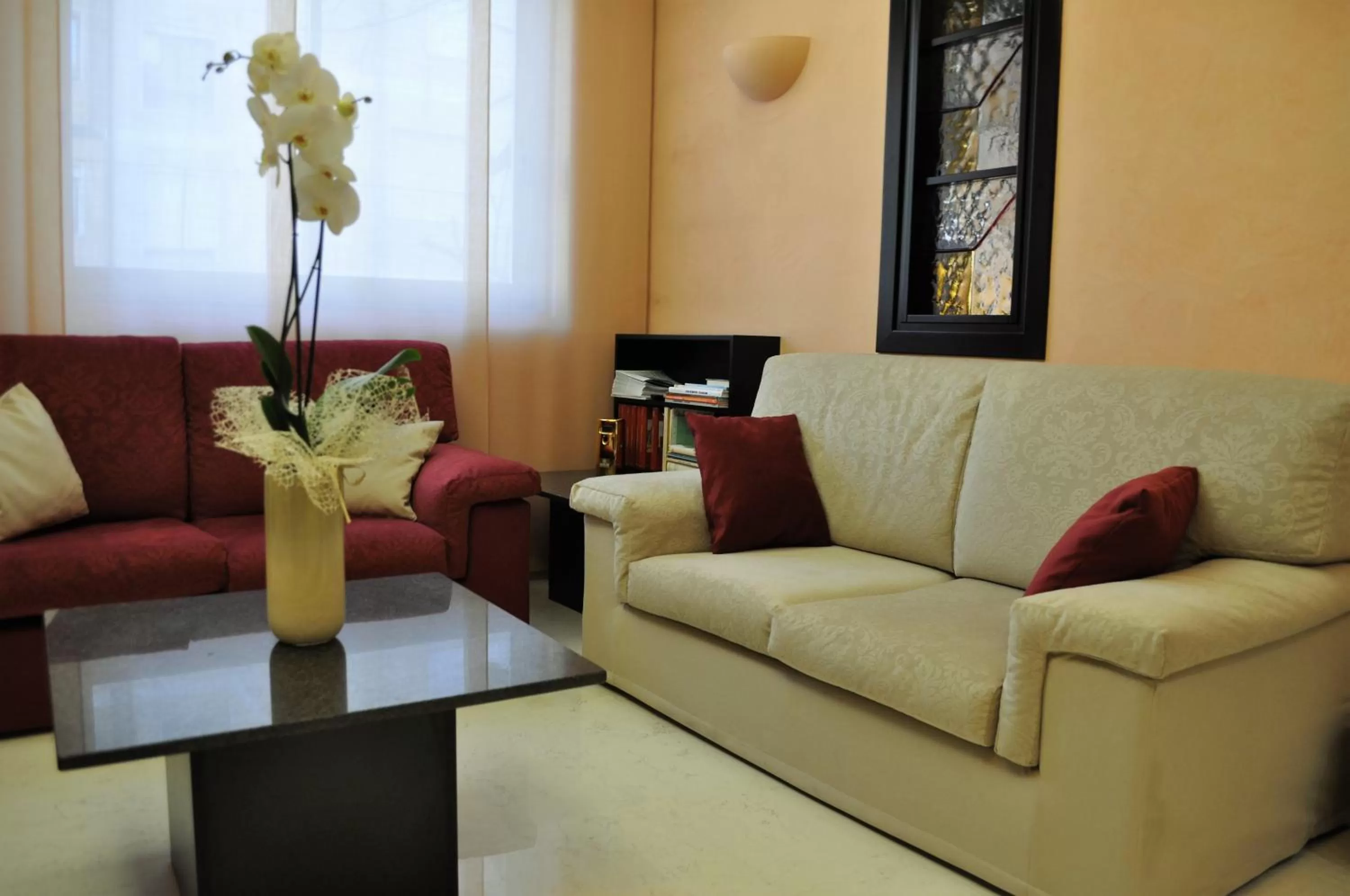 Lounge or bar in Hotel Garibaldi