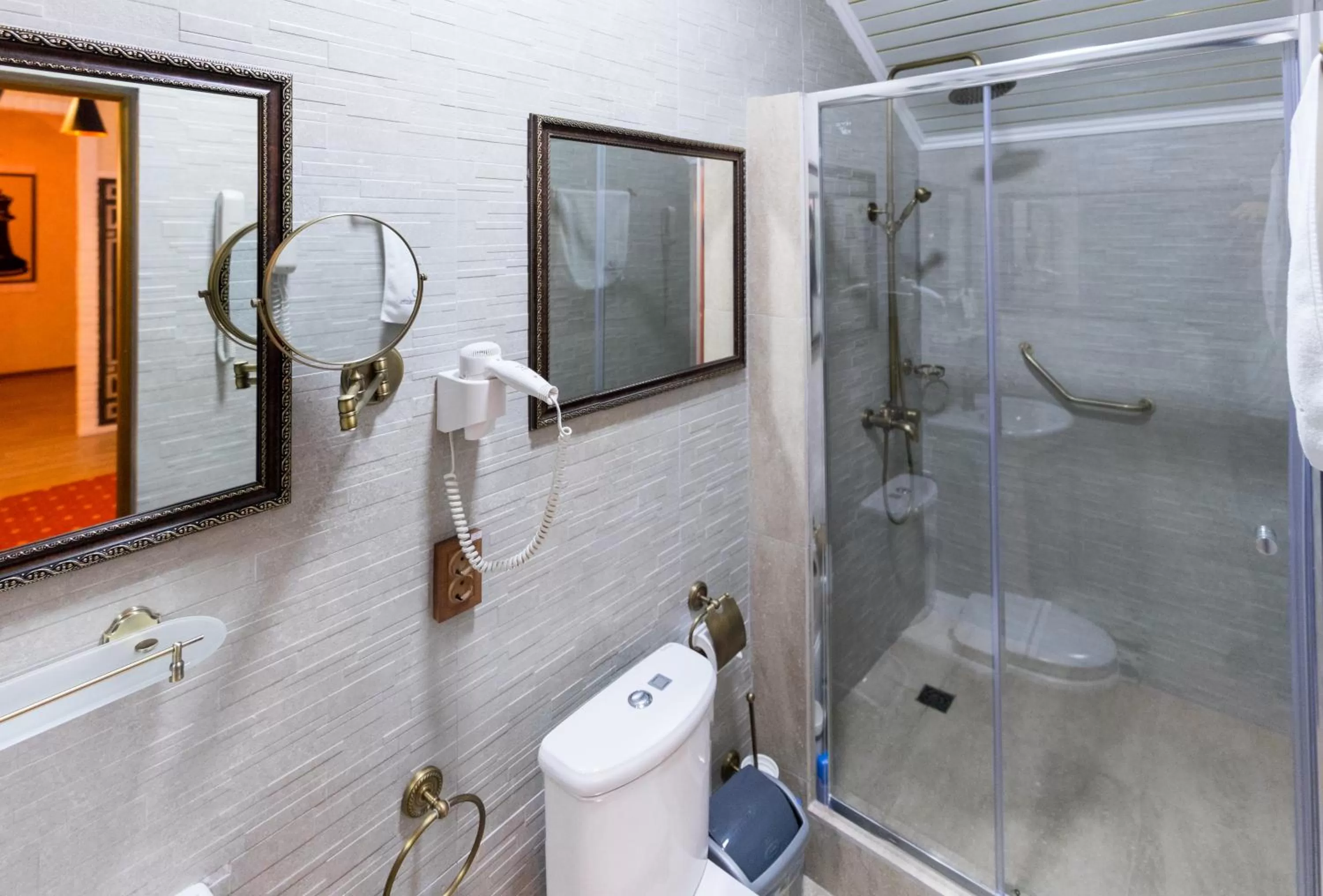 Bathroom in Amsterdam Hotel Aktobe