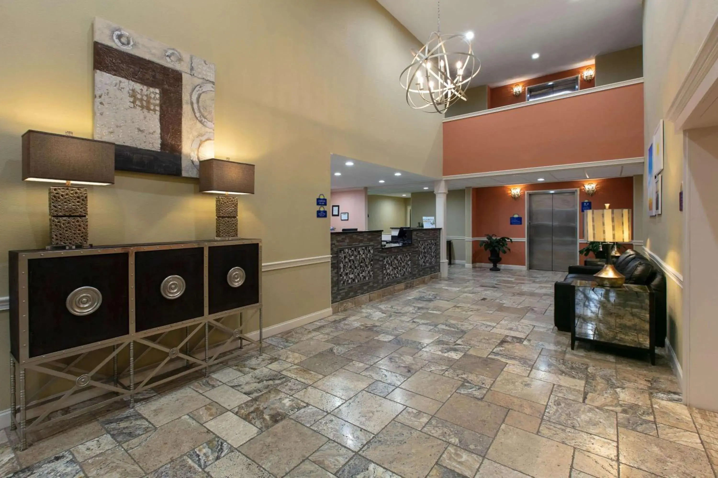 Lobby or reception, Lobby/Reception in Days Inn & Suites by Wyndham Florence/Jackson Area