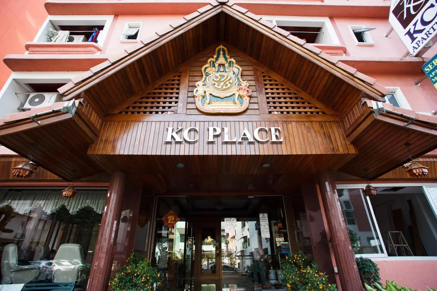 Facade/entrance in KC Place Srinakarin