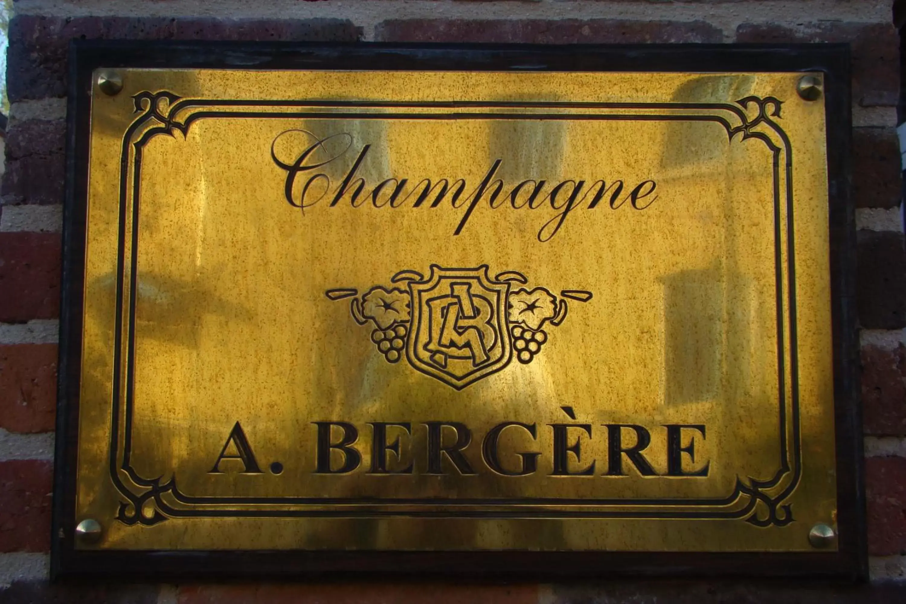Property building, Property Logo/Sign in Champagne André Bergère