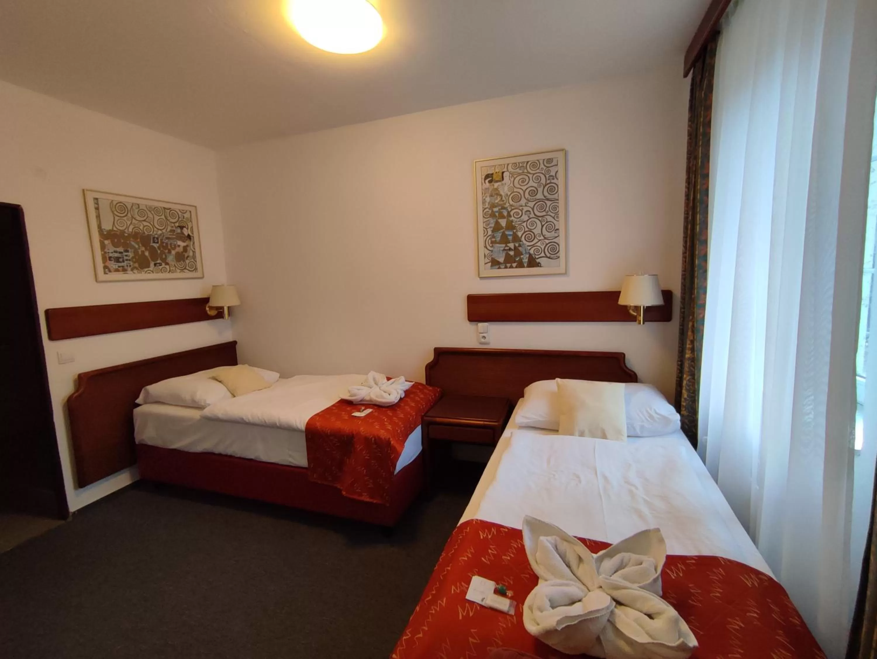 Photo of the whole room, Bed in Hotel Bohemia Excellent