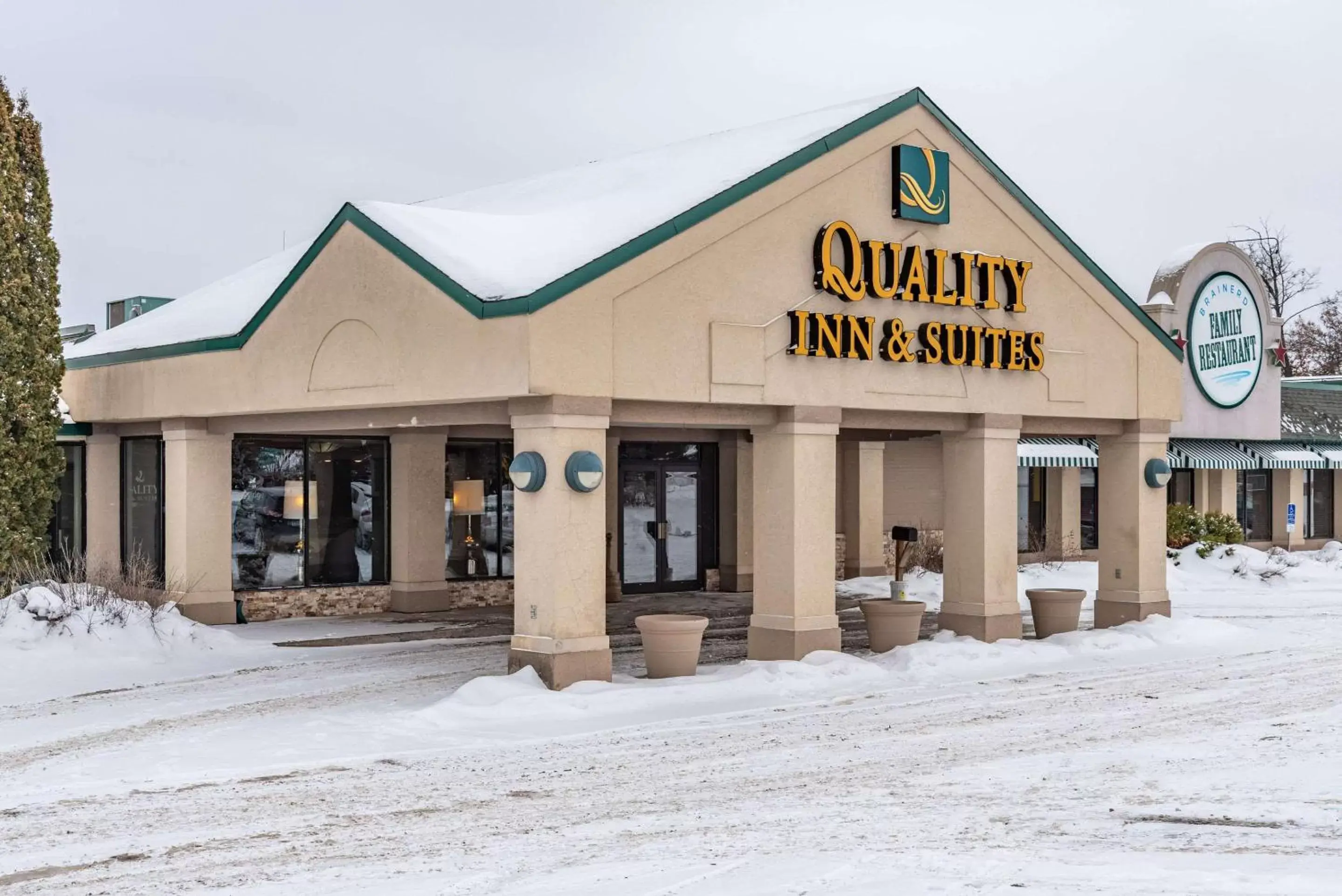 Property building, Winter in Quality Inn & Suites