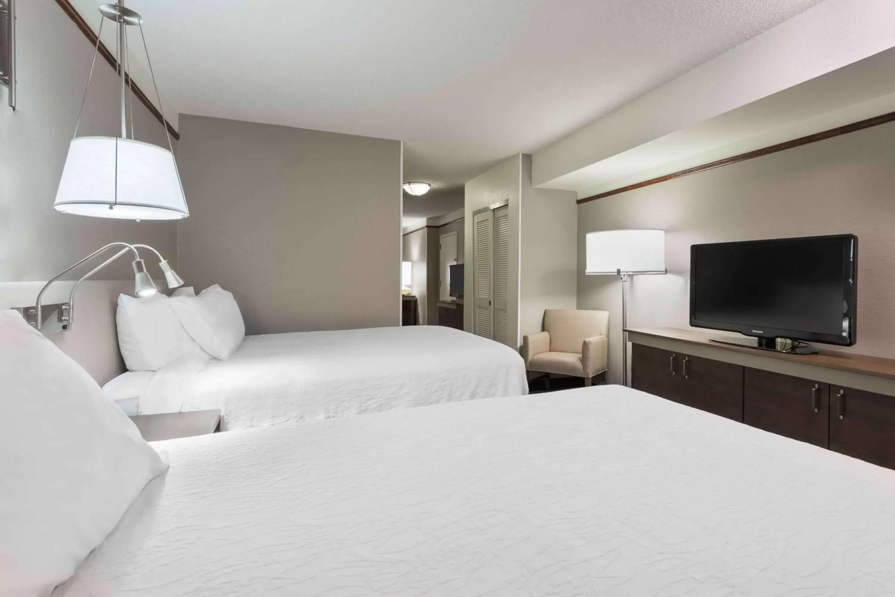 Bedroom, Bed in Hilton Garden Inn Wilmington Mayfaire Town Center
