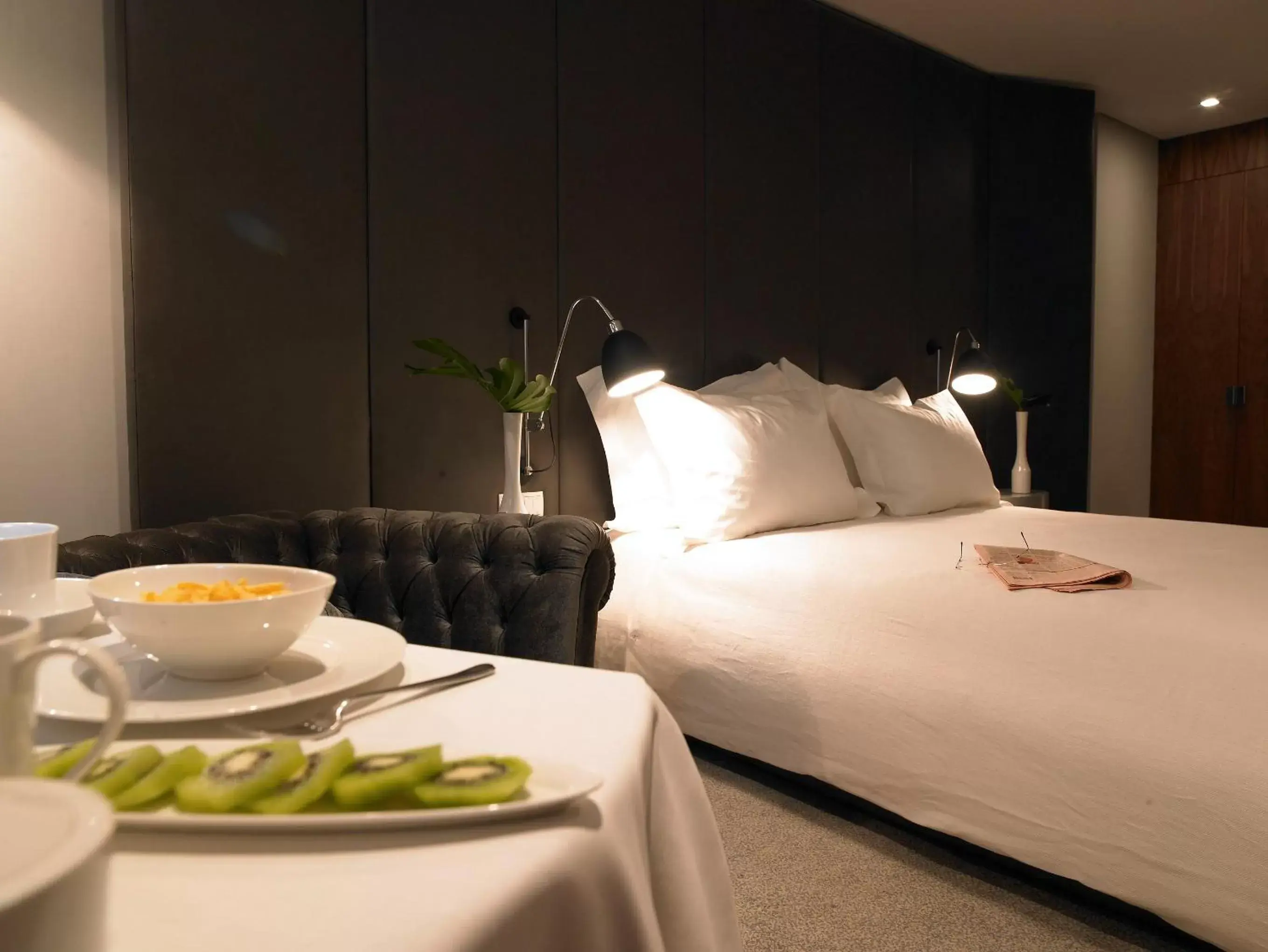 Bedroom, Bed in Altis Prime Hotel