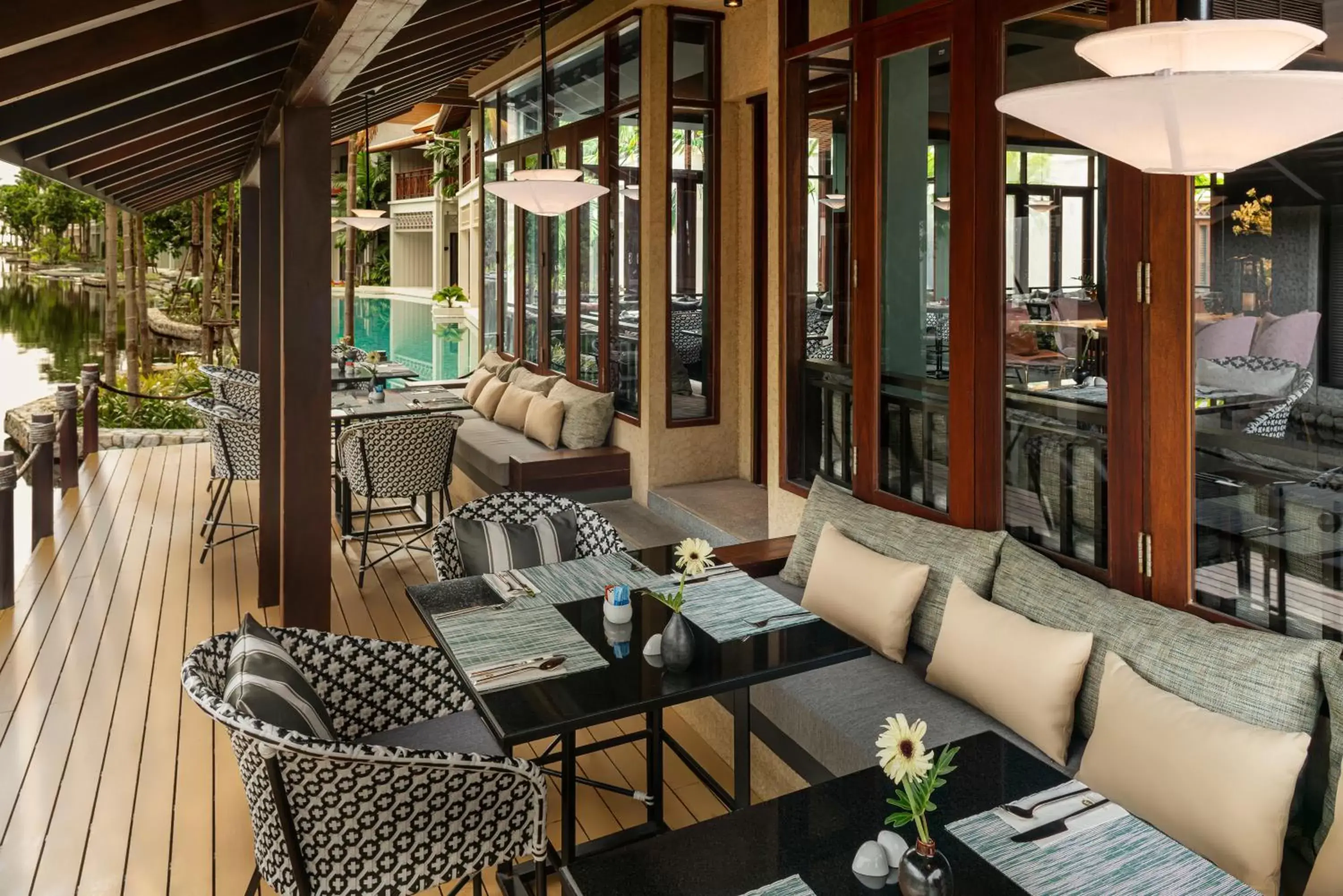 Restaurant/Places to Eat in Grand Mercure Khao Lak Bangsak