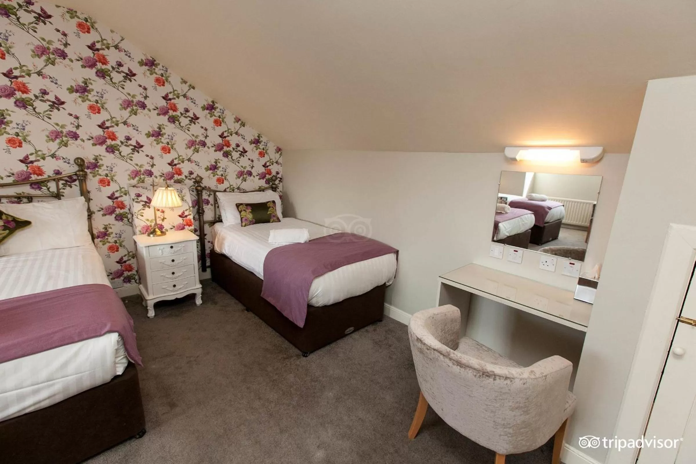 Bedroom, Bed in Gregory by the Warren Collection