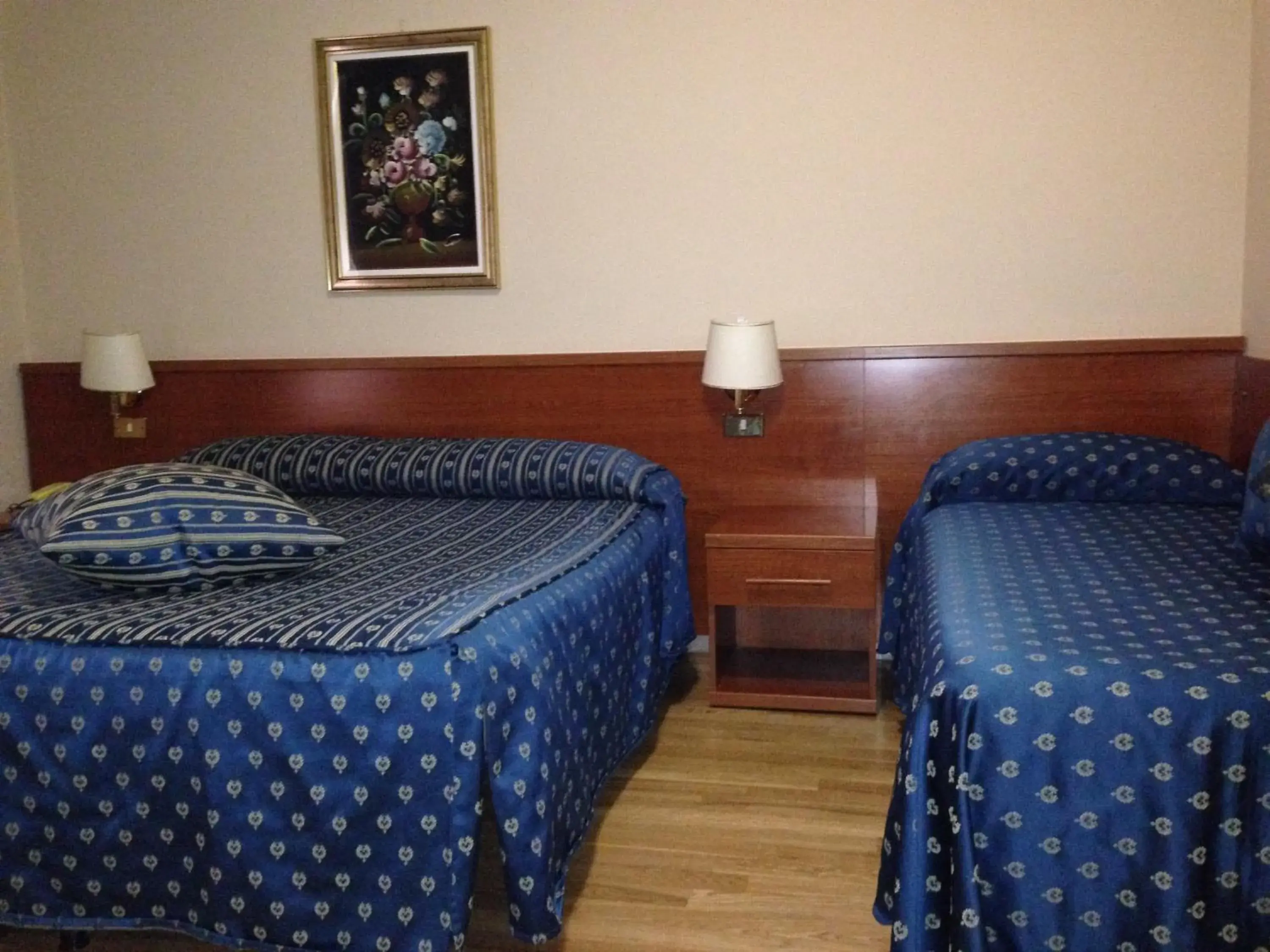 Bed in Hotel Fenicia