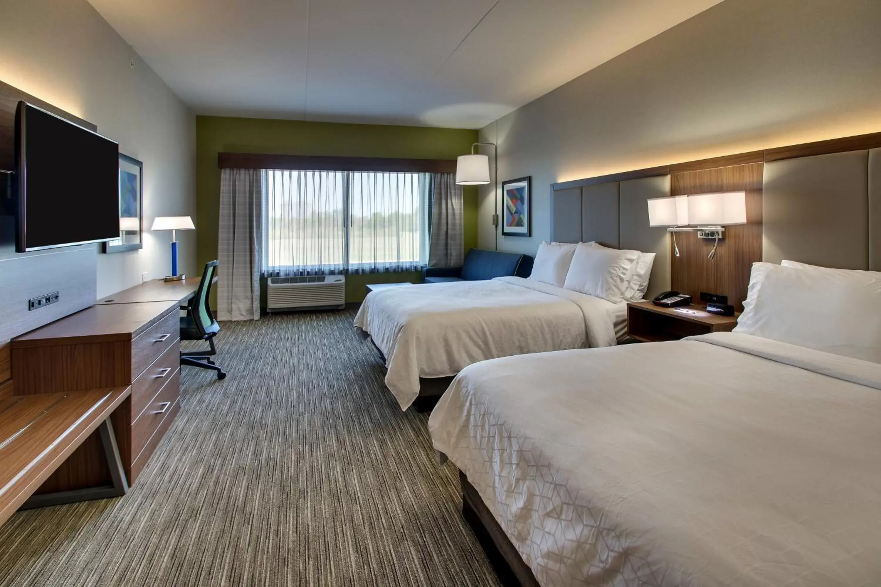 Photo of the whole room in Holiday Inn Express & Suites Findlay North, an IHG Hotel