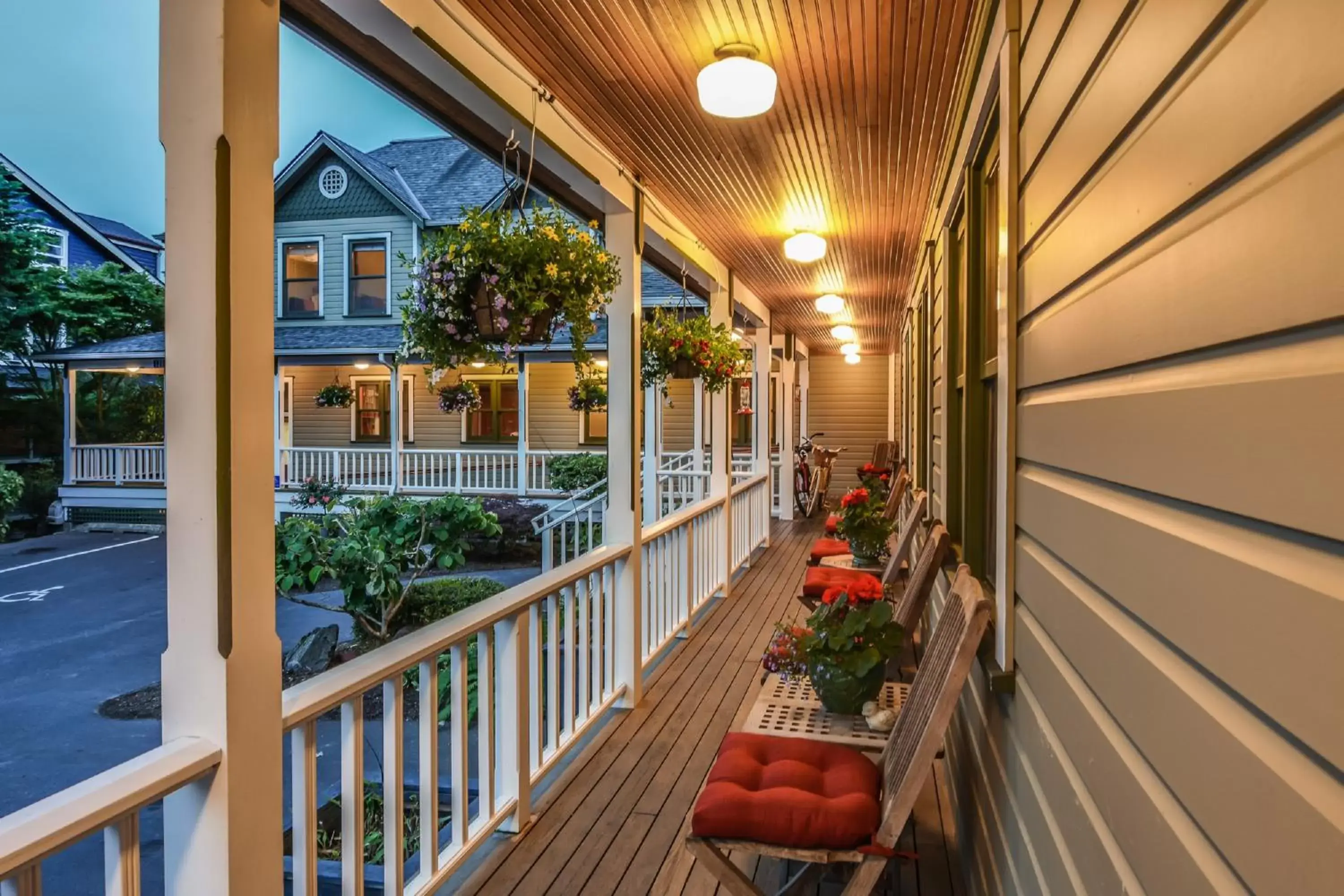 Patio, Balcony/Terrace in Wild Iris Inn