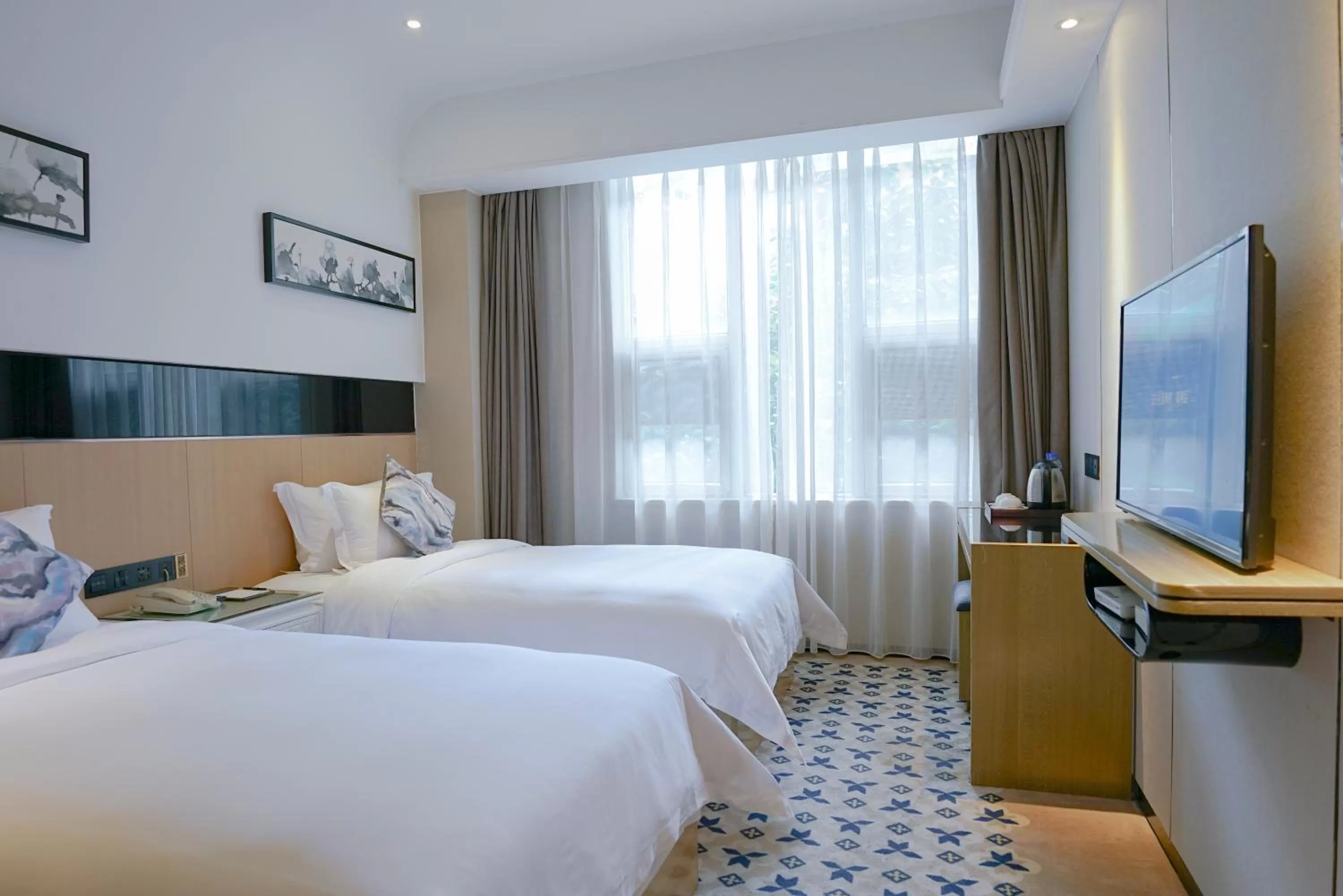 Bed in Paco Hotel Tiyuxilu Metro Guangzhou-Free Shuttle Bus fir Canton Fair