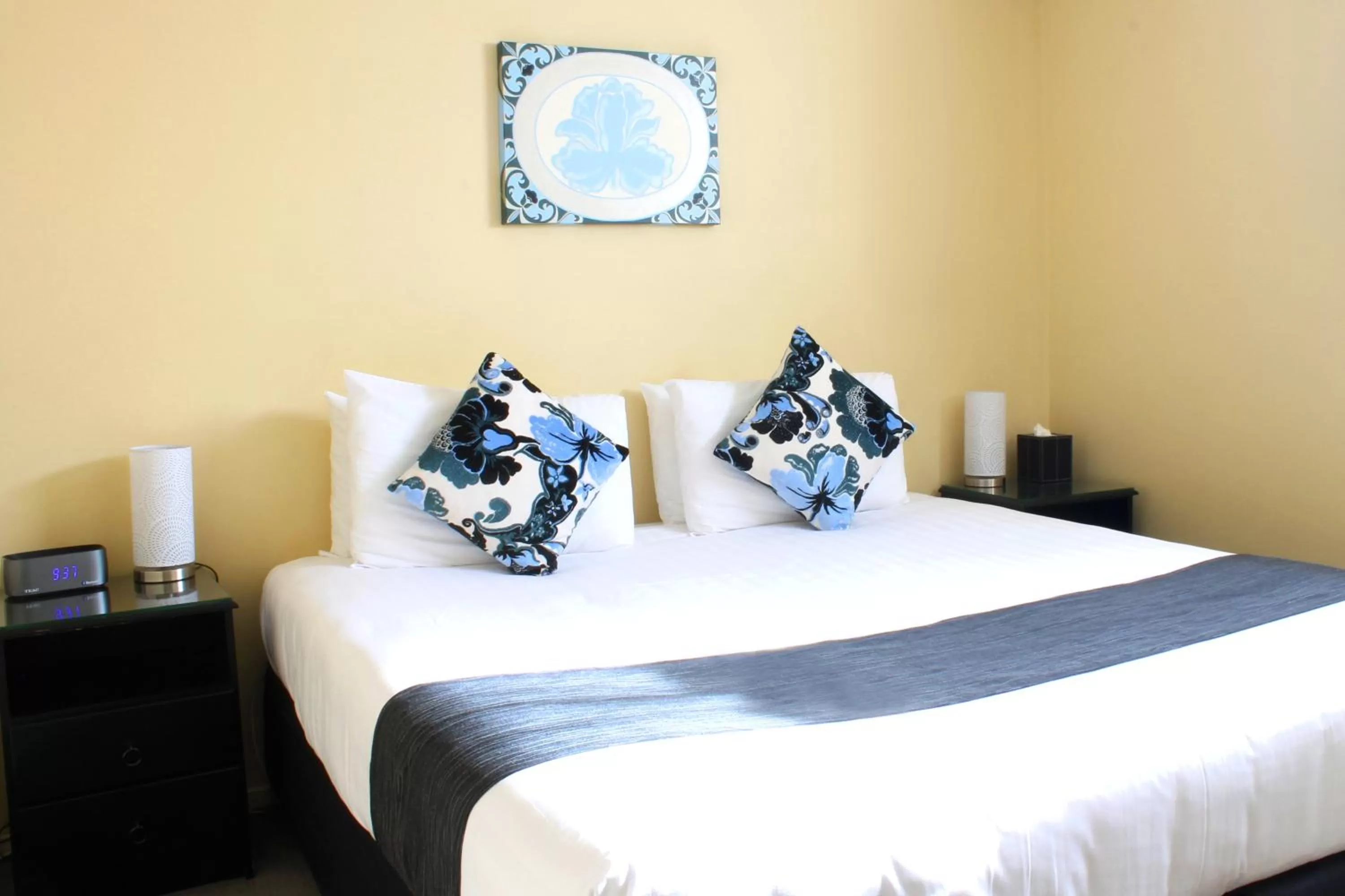 Bed in Abbella Lodge Motel