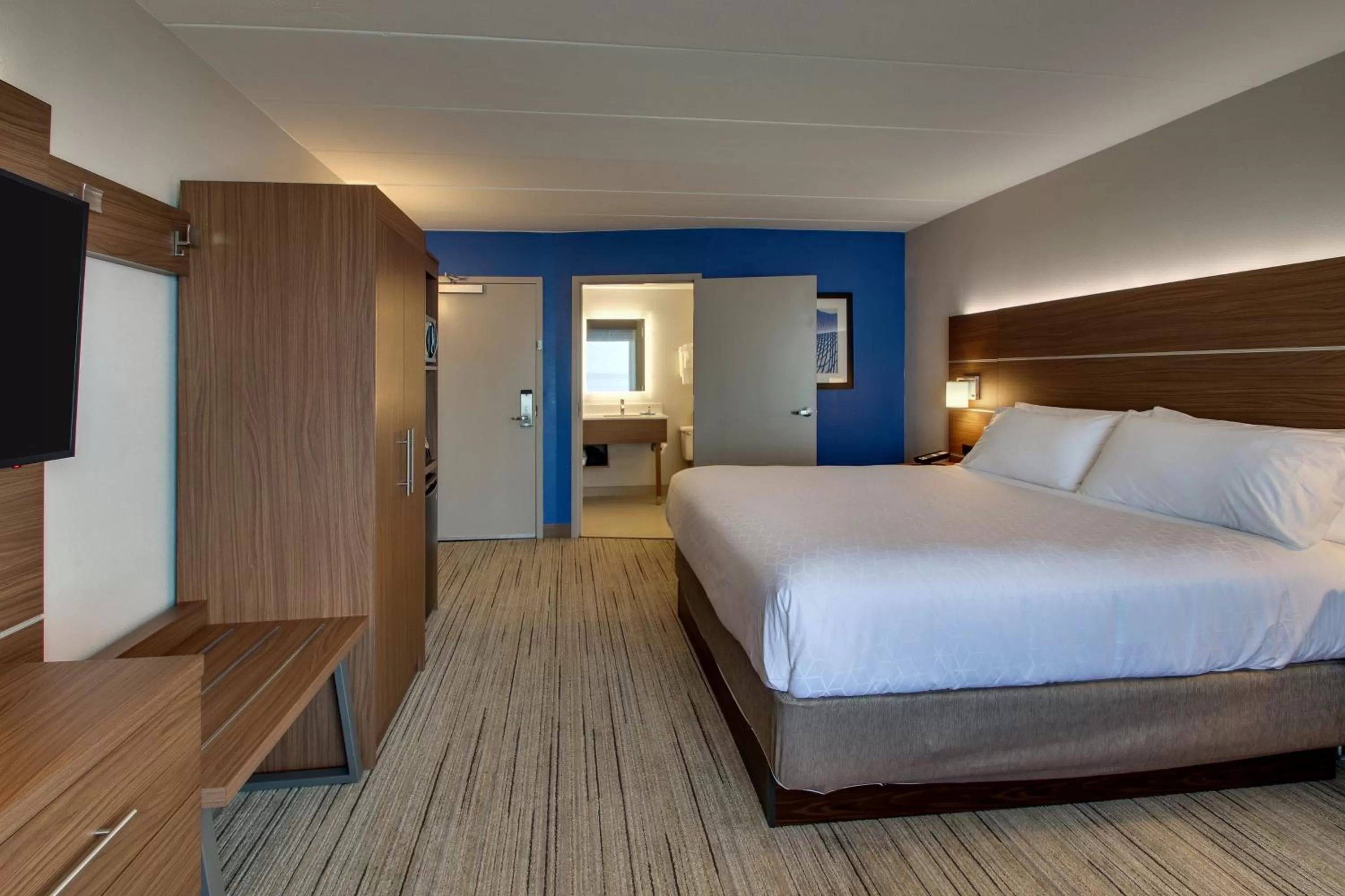 Photo of the whole room, Bed in Holiday Inn Express Atlantic City W Pleasantville by IHG