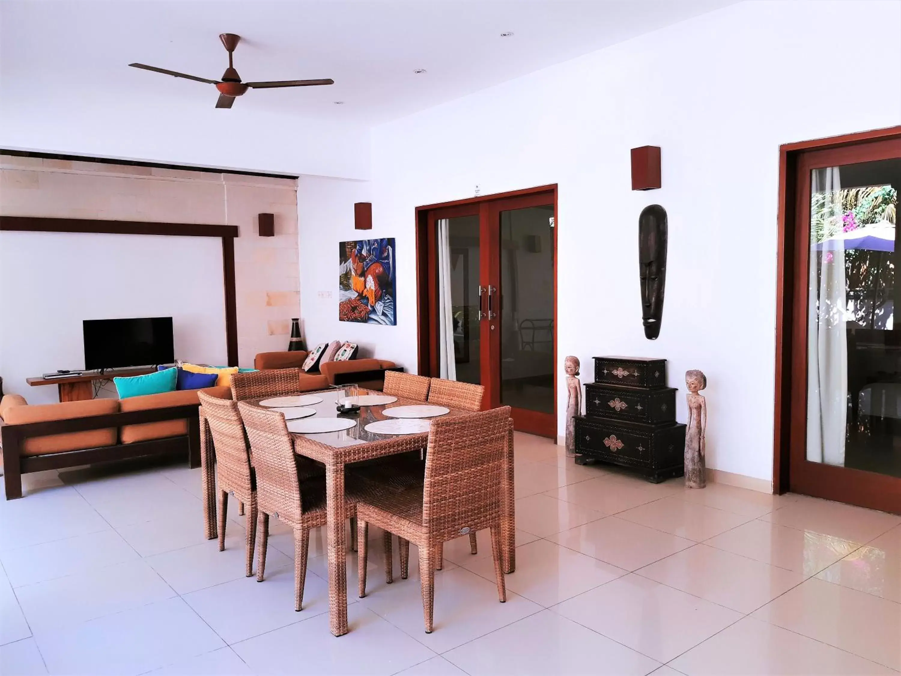 Dining Area in The Beach House Resort