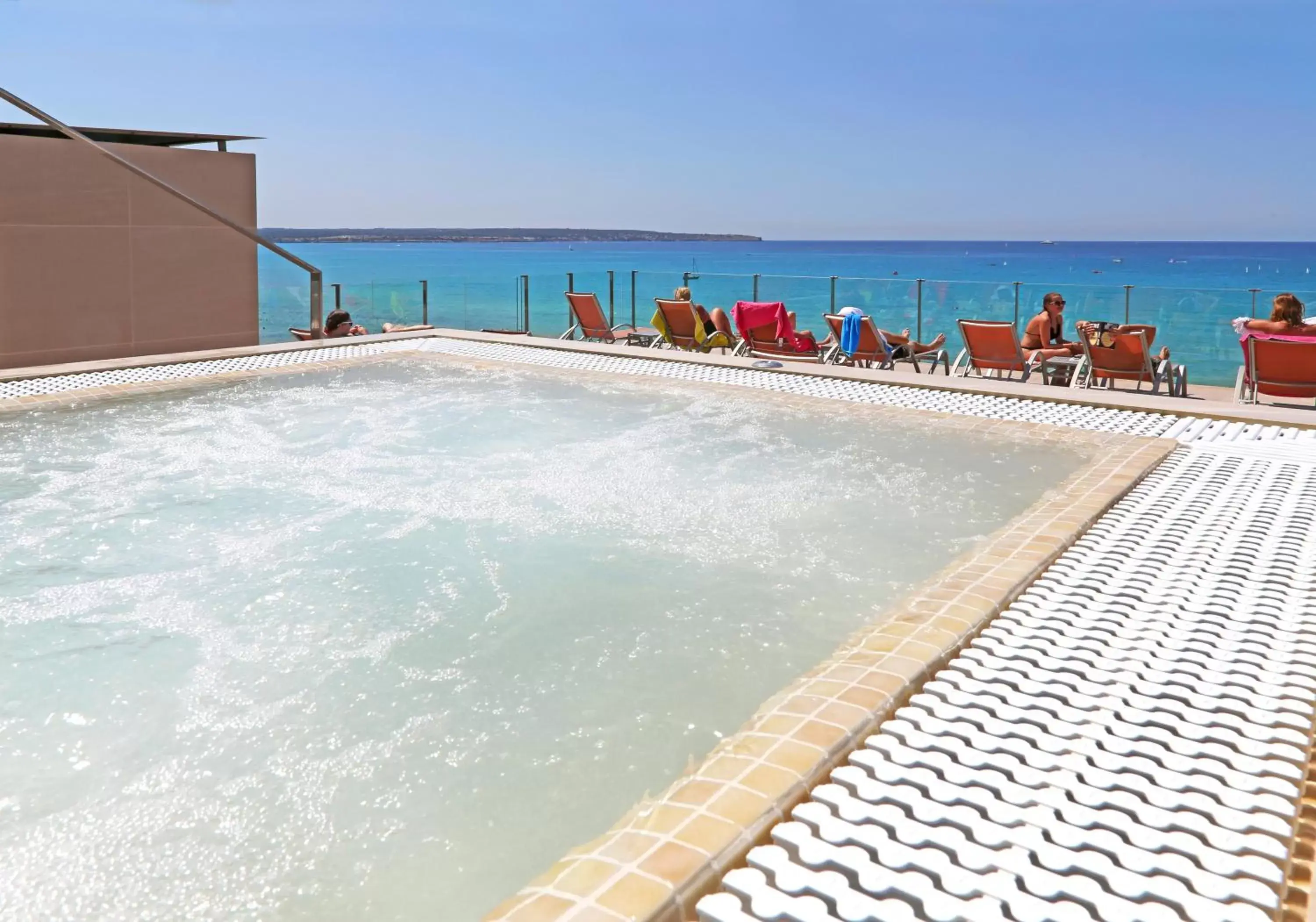 Hot Tub, Swimming Pool in Hotel Playa Adults Only