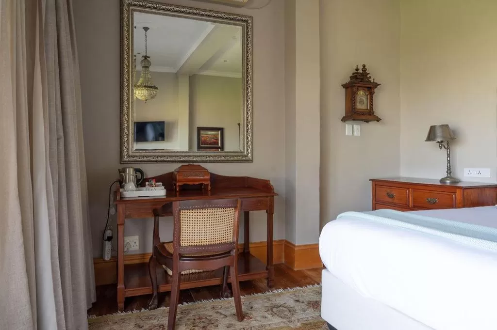 hair dresser, Bed in Issaquena Heights Boutique Hotel