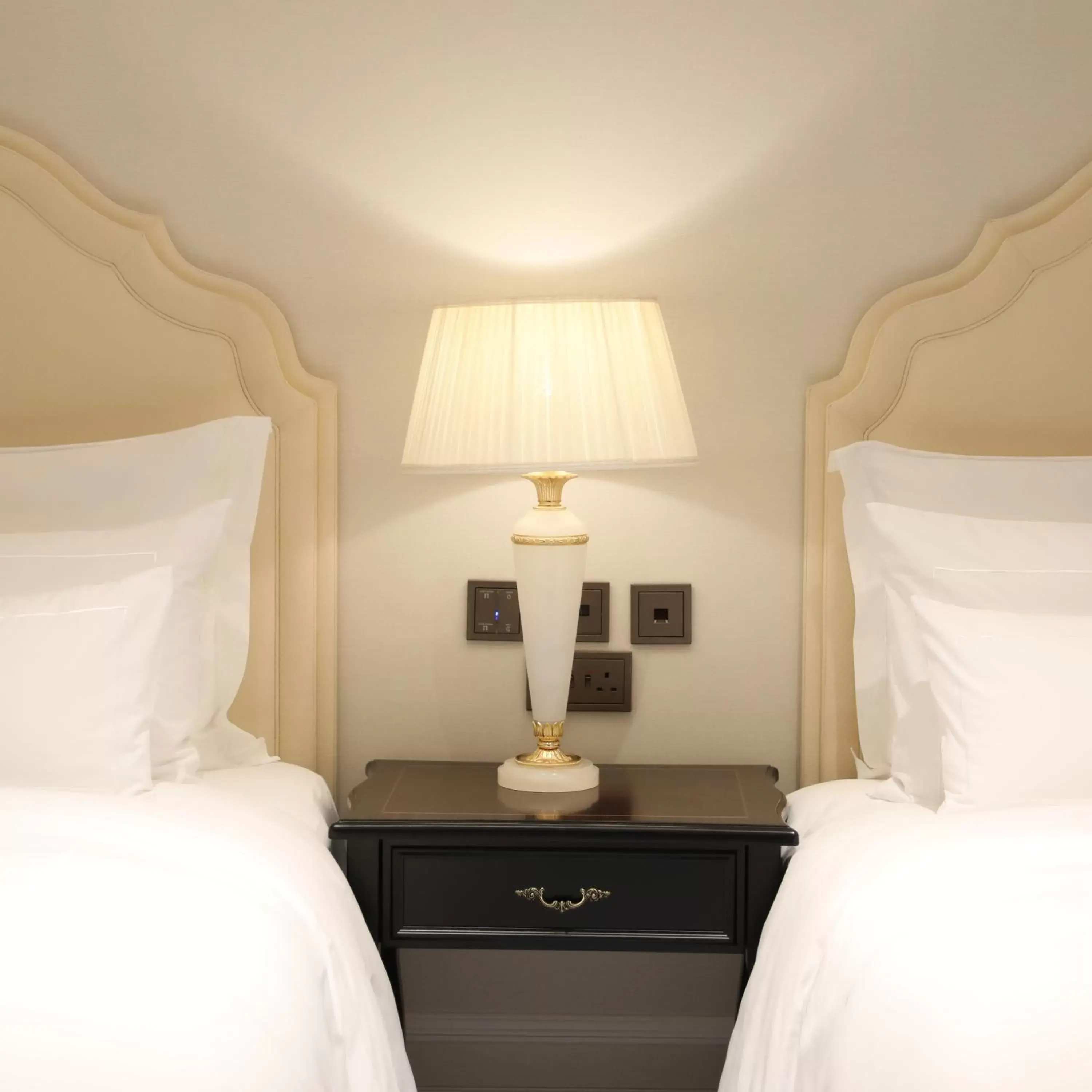 Bedroom, Bed in The Plaza Doha, LXR Hotels & Resorts
