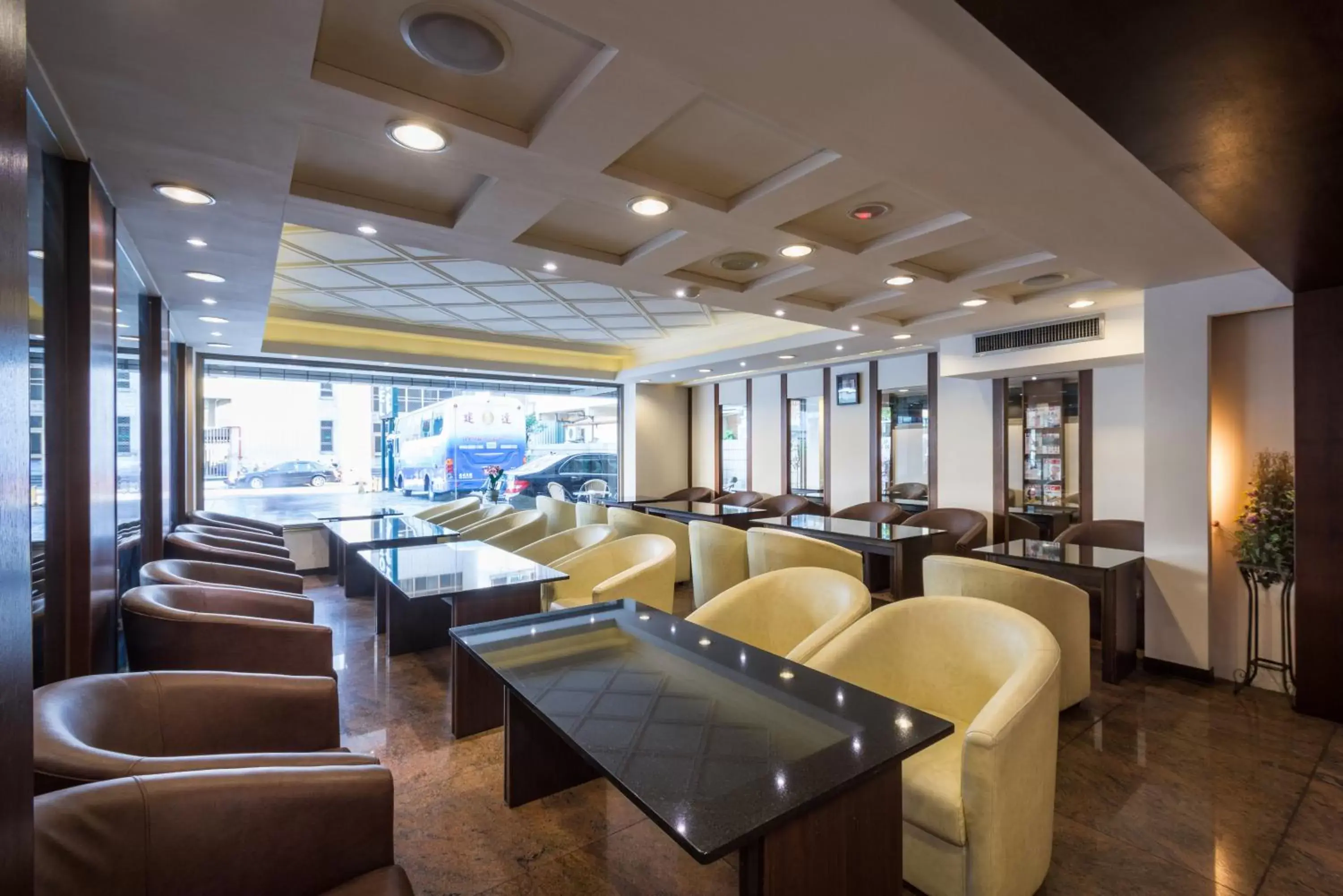 Restaurant/places to eat, Lounge/Bar in The Enterpriser Hotel