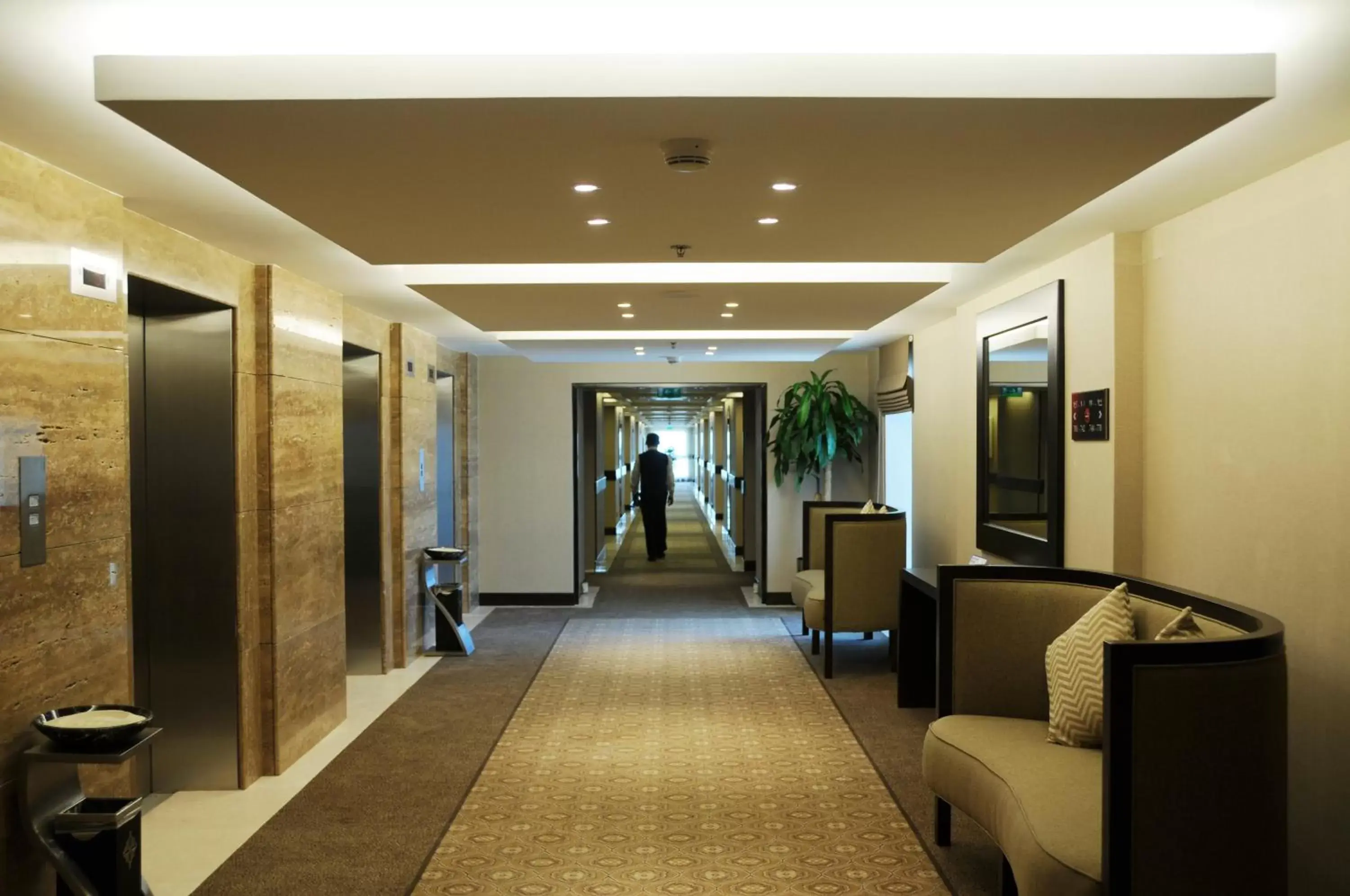 Lobby or reception, Lobby/Reception in Crowne Plaza Jeddah, an IHG Hotel