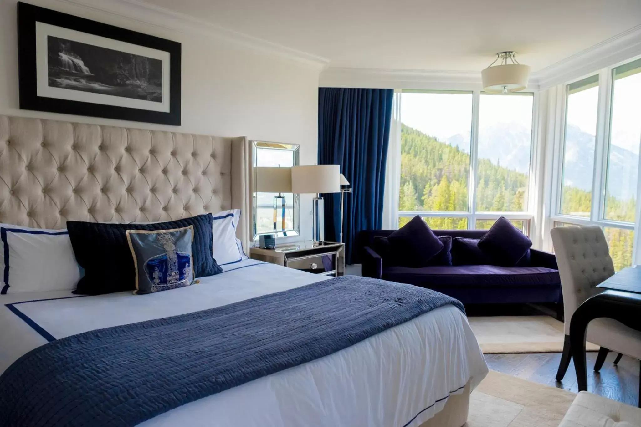 Bed in Rimrock Resort Hotel