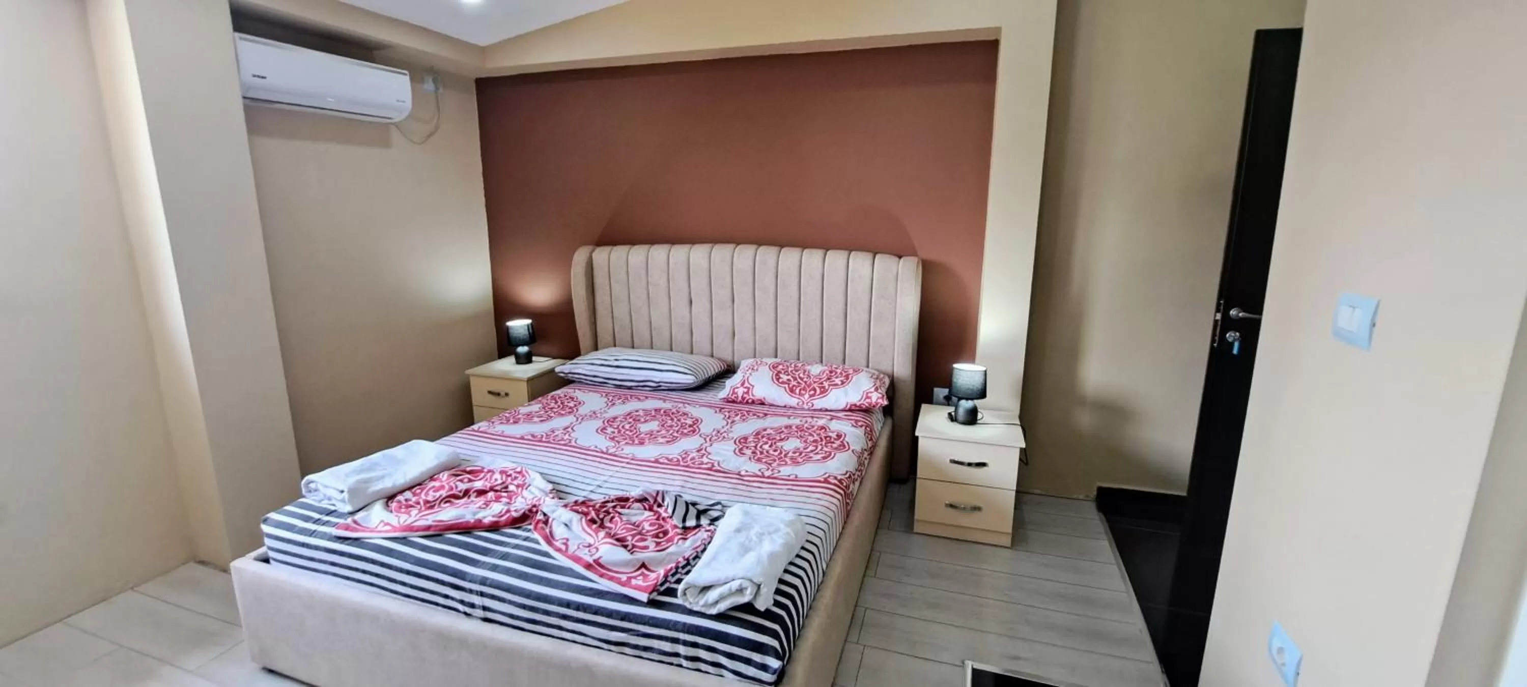 Bed in CityCenterHotel Shkoder