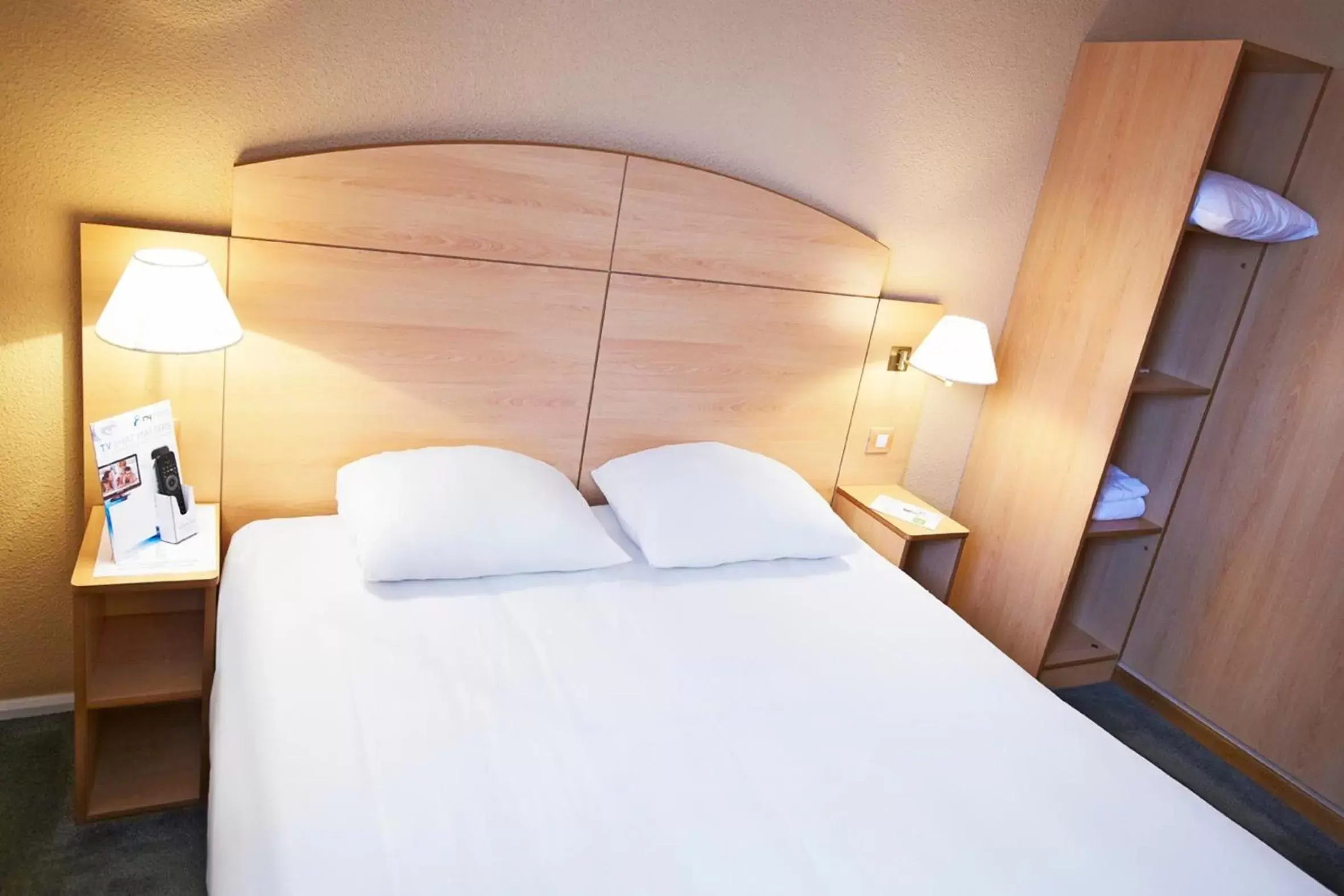 Double Room in Campanile Hotel & Restaurant Brussels Vilvoorde Double Room in Campanile Hotel & Restaurant Brussels Vilvoorde