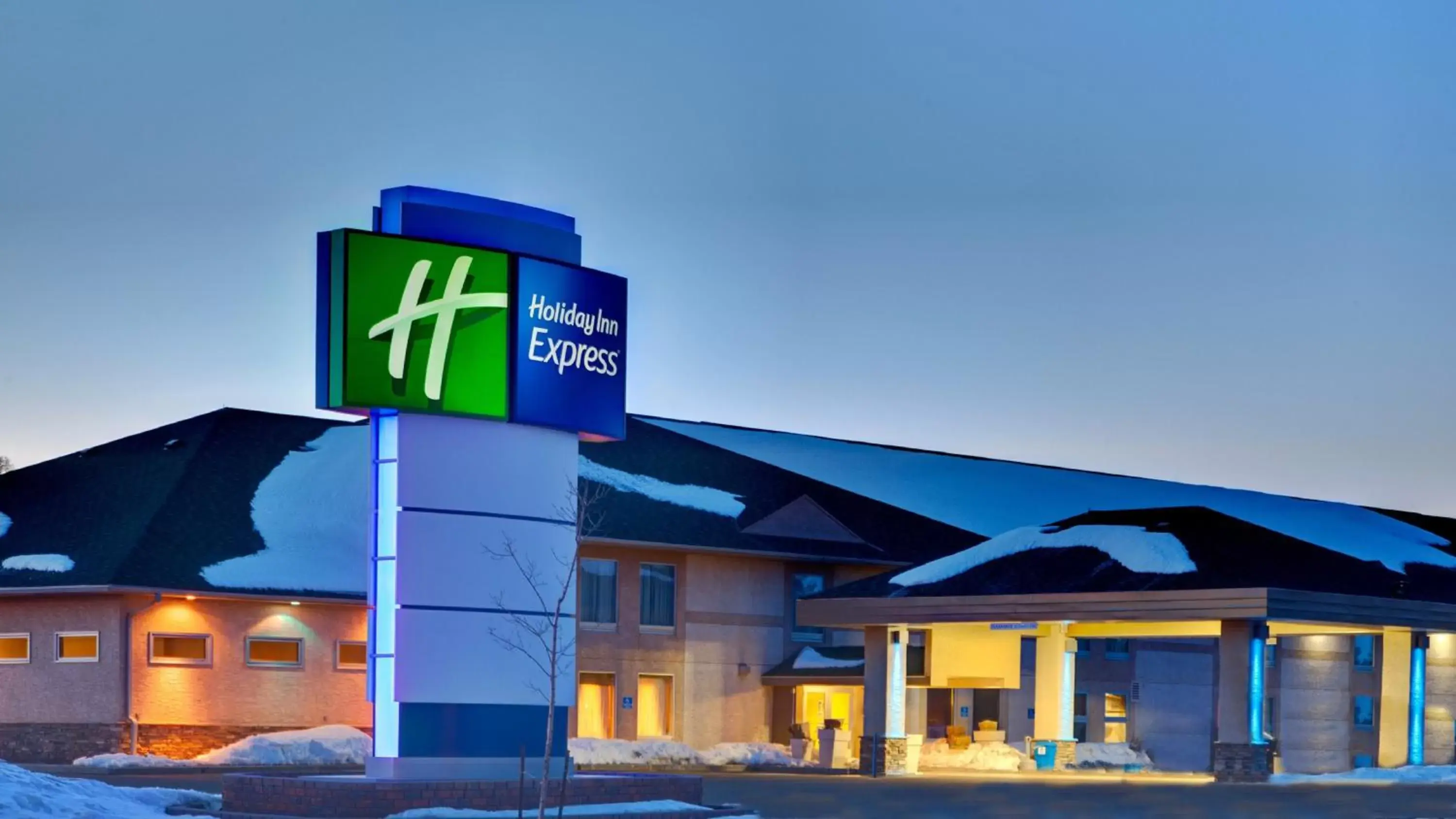 Property Building in Holiday Inn Express Dryden, an IHG Hotel