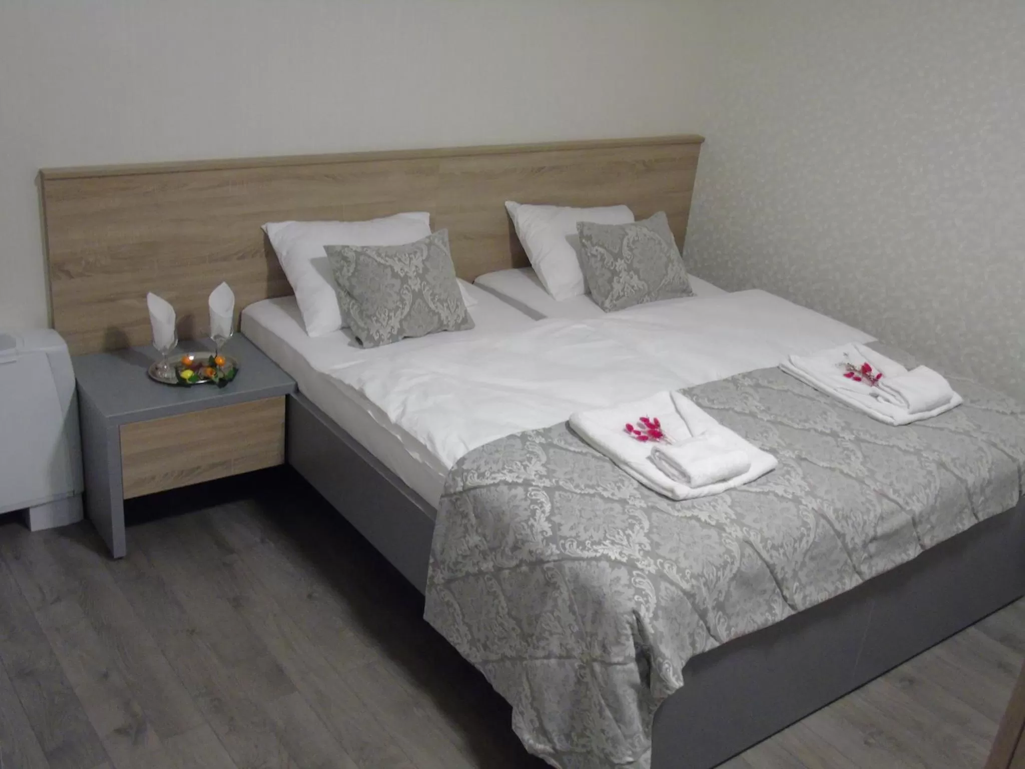 Bedroom, Bed in Motel Kamenica