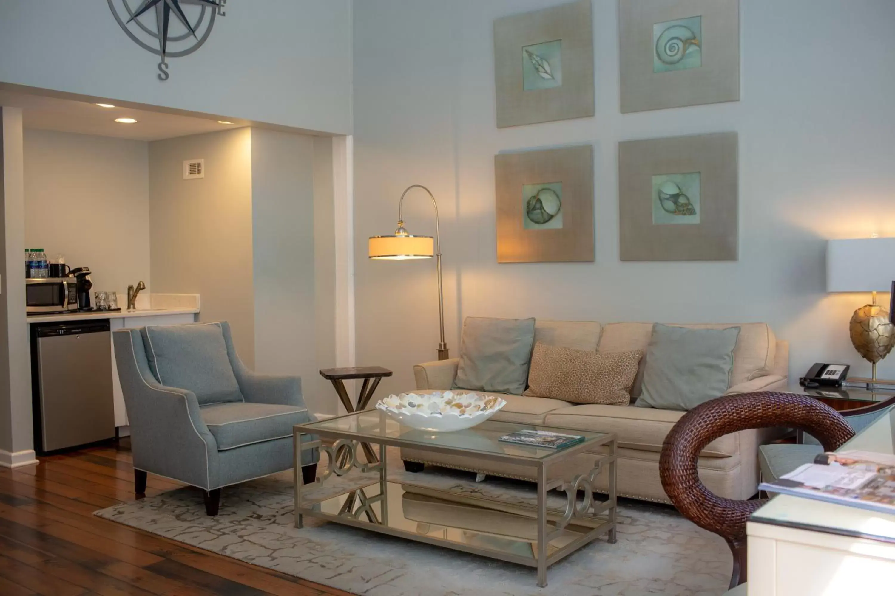 Living room, Seating Area in Olde Harbour Inn, Historic Inns of Savannah Collection