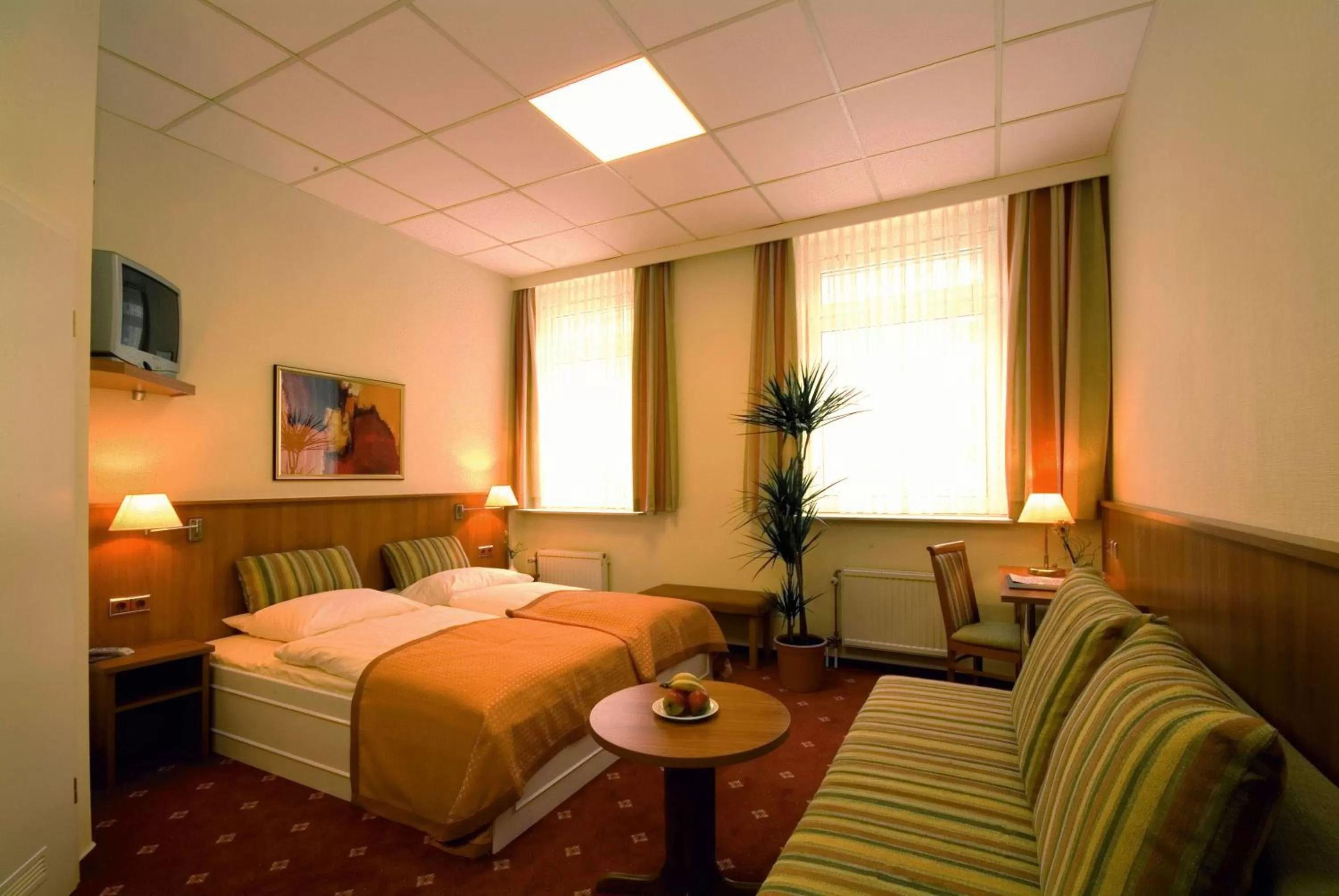 Photo of the whole room, Bed in Traveller Hotel