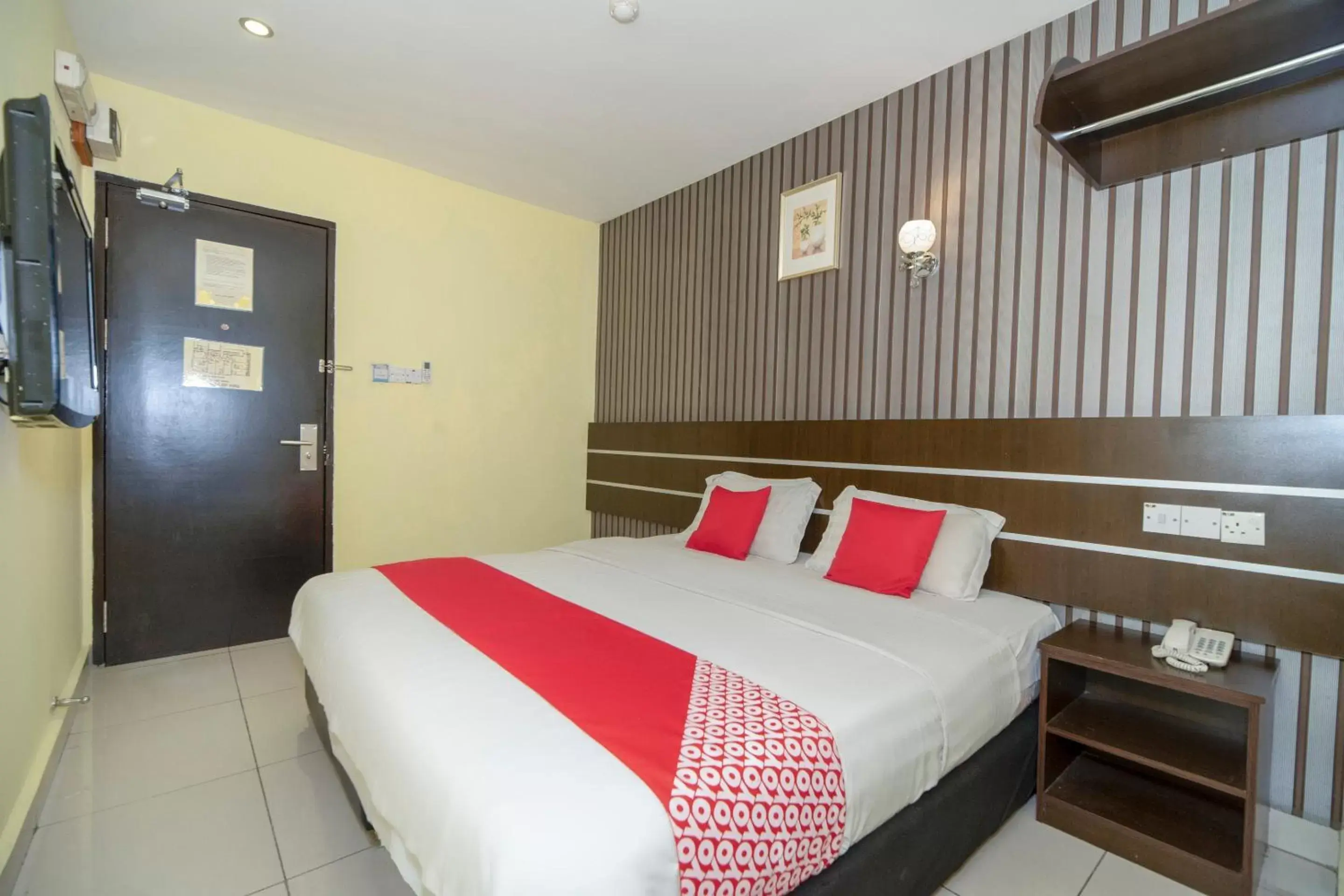 Bedroom, Bed in OYO 89944 Stay Inn