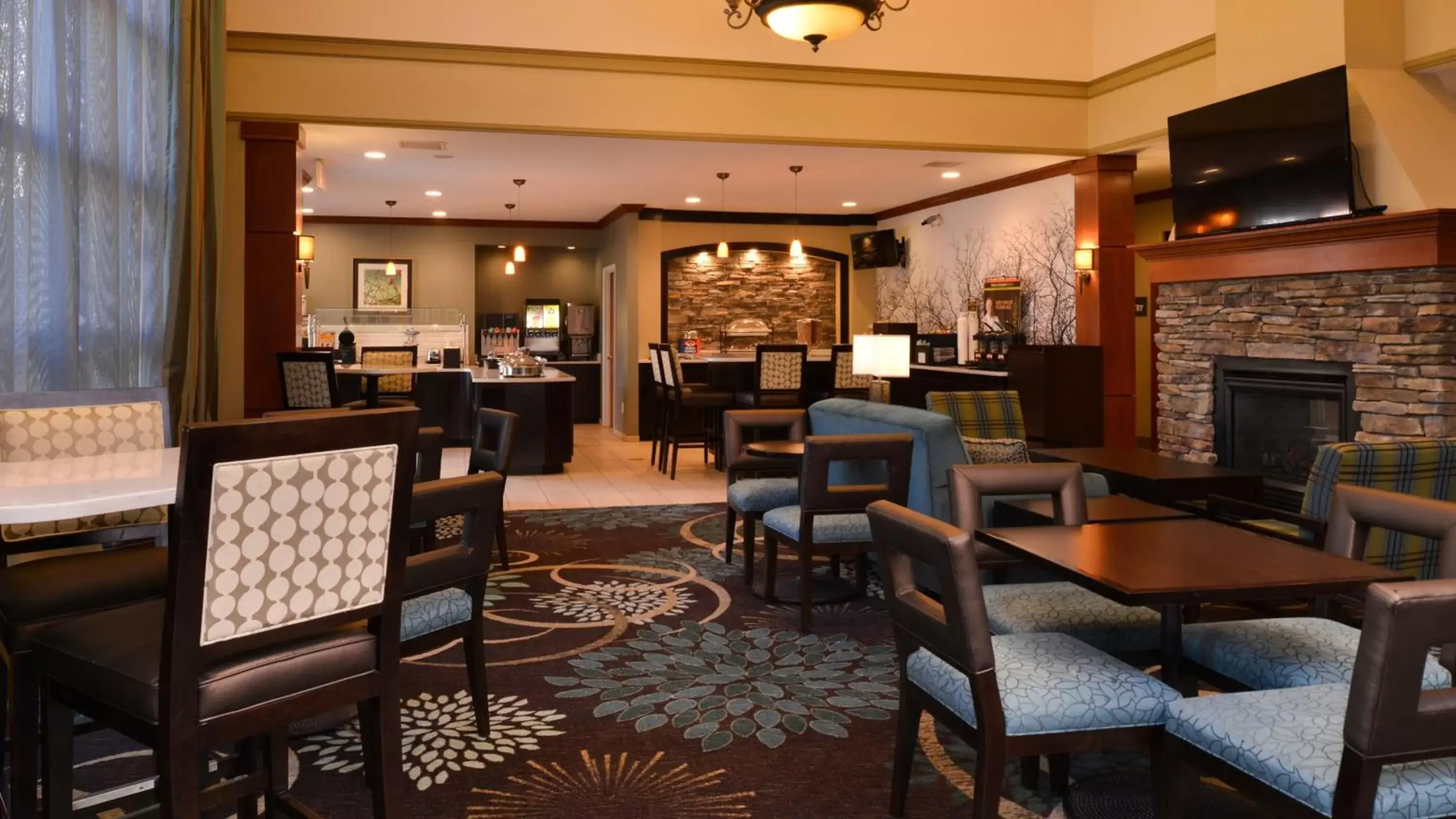 Property building, Restaurant/Places to Eat in Staybridge Suites Sioux Falls at Empire Mall, an IHG Hotel