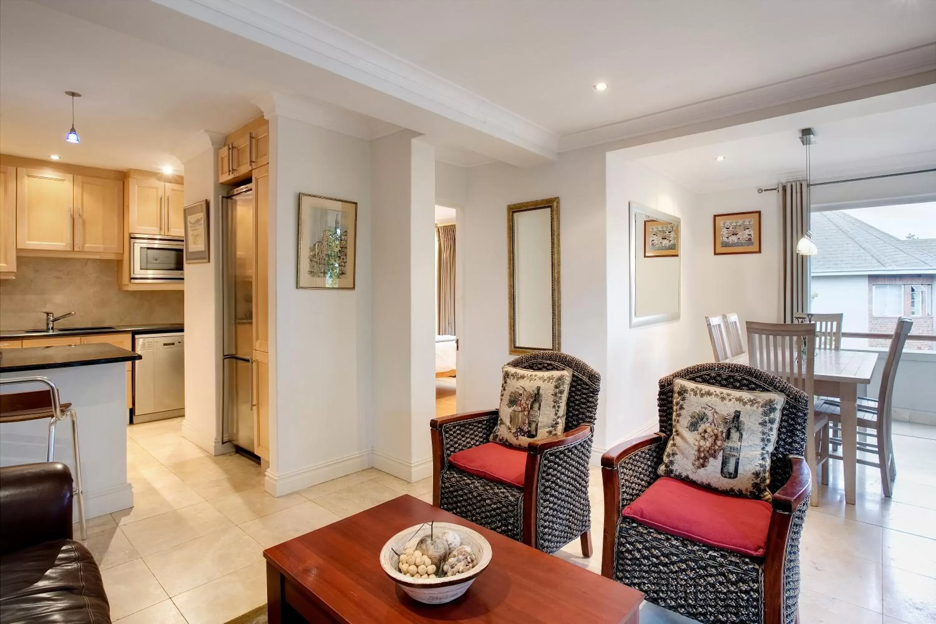 Kitchen or kitchenette, Seating Area in The Stellenbosch Hotel