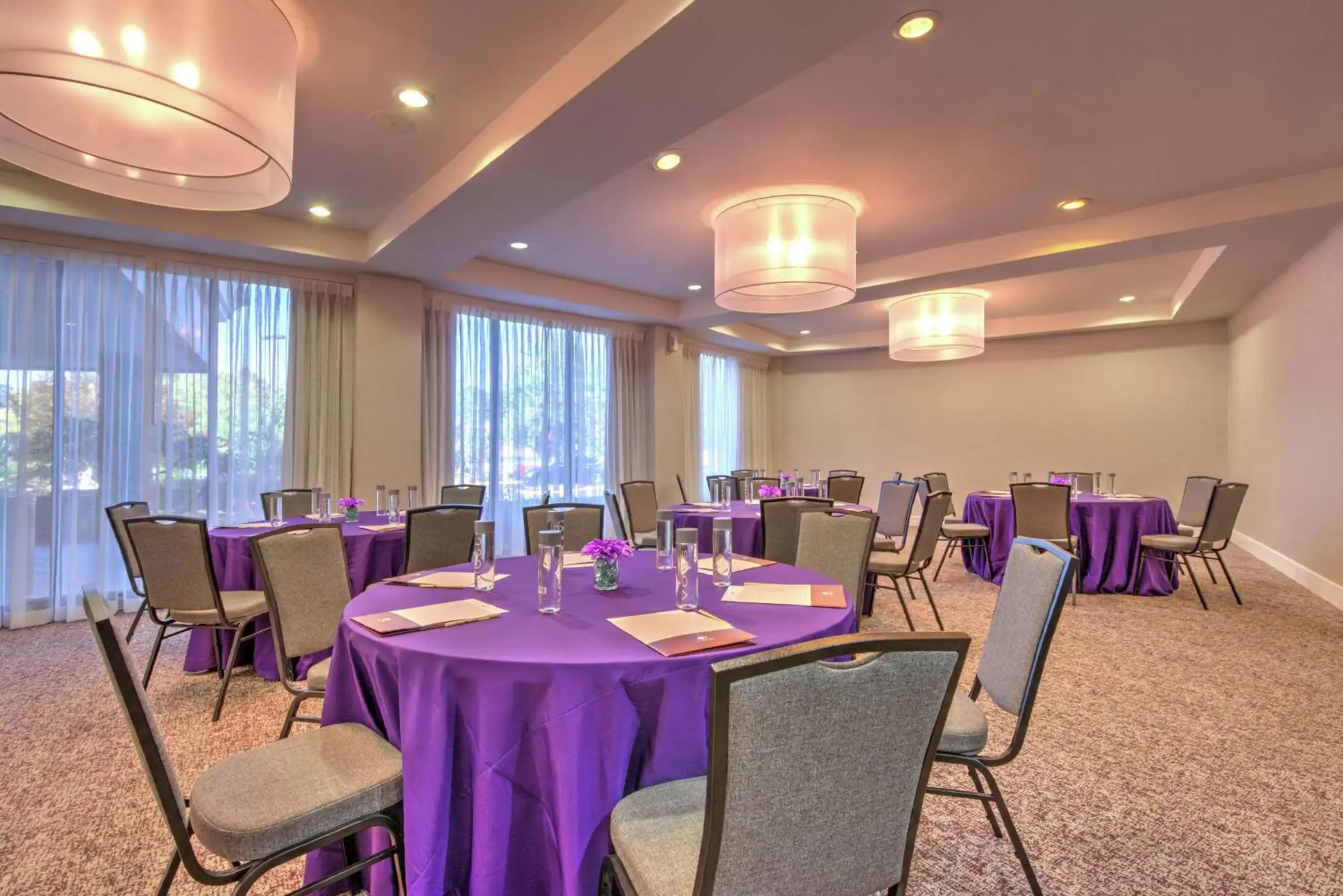 Meeting/conference room, Restaurant/Places to Eat in DoubleTree by Hilton Atlanta North Druid Hills/Emory Area