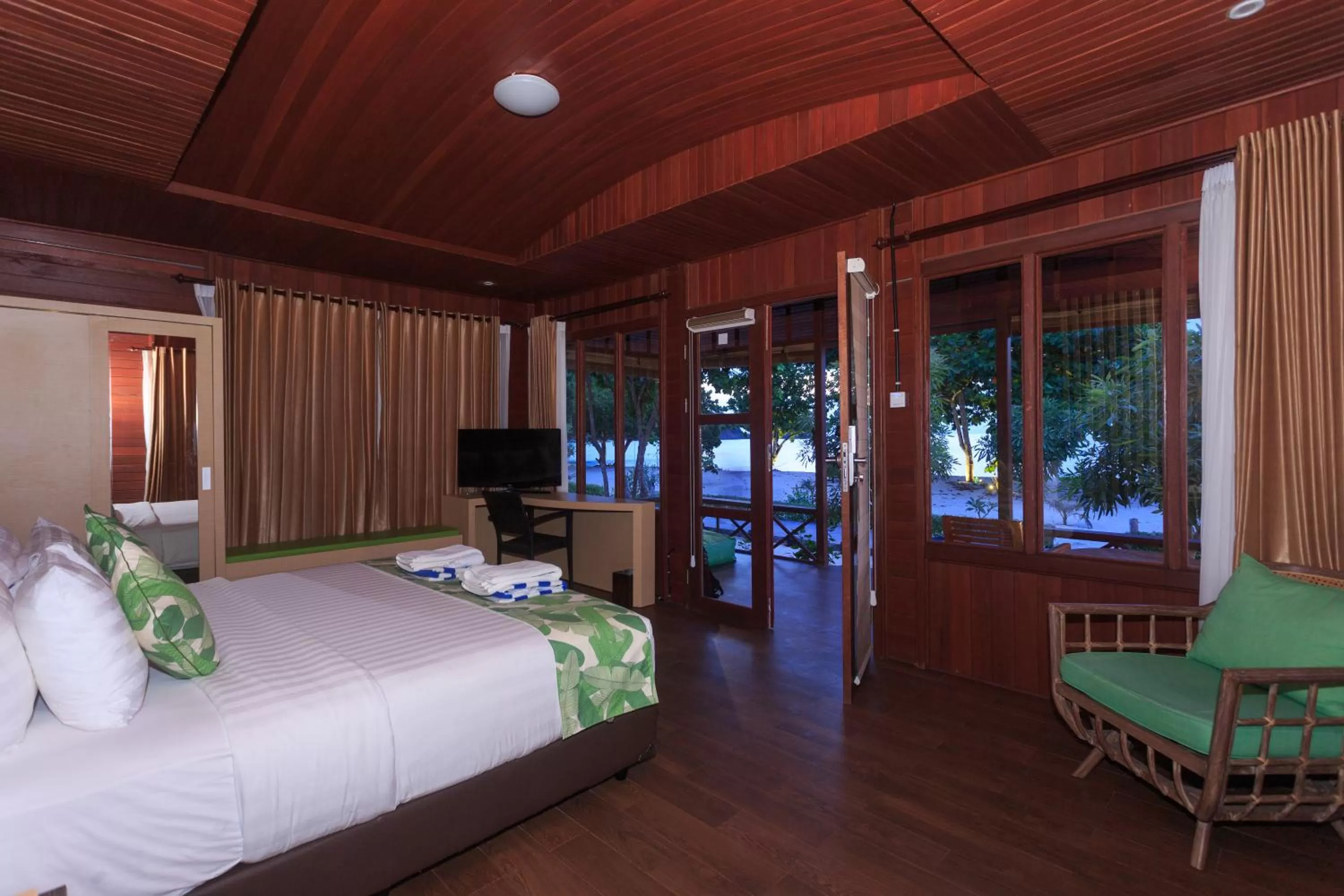 Sea view, Bed in Sylvia Beach Villa