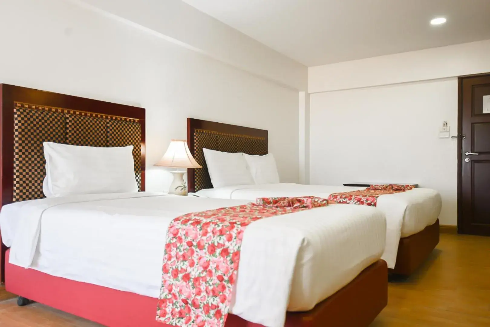 Bed in Pattaya Hiso Hotel