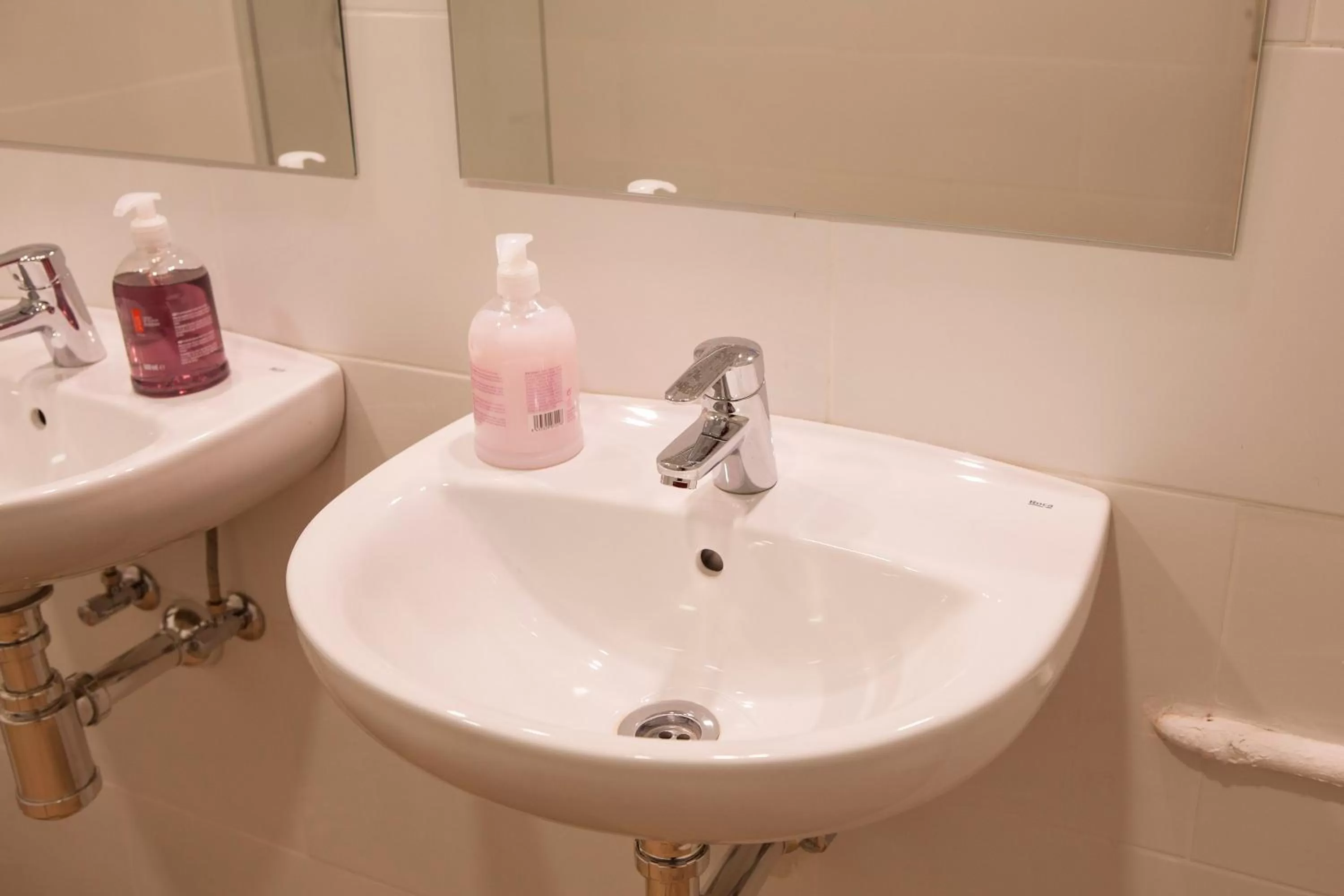 Property building in Bed in Girona